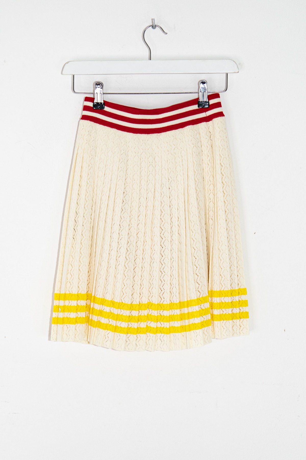 Gucci x Adidas Plisseerock in Ecru, Rot und Gelb