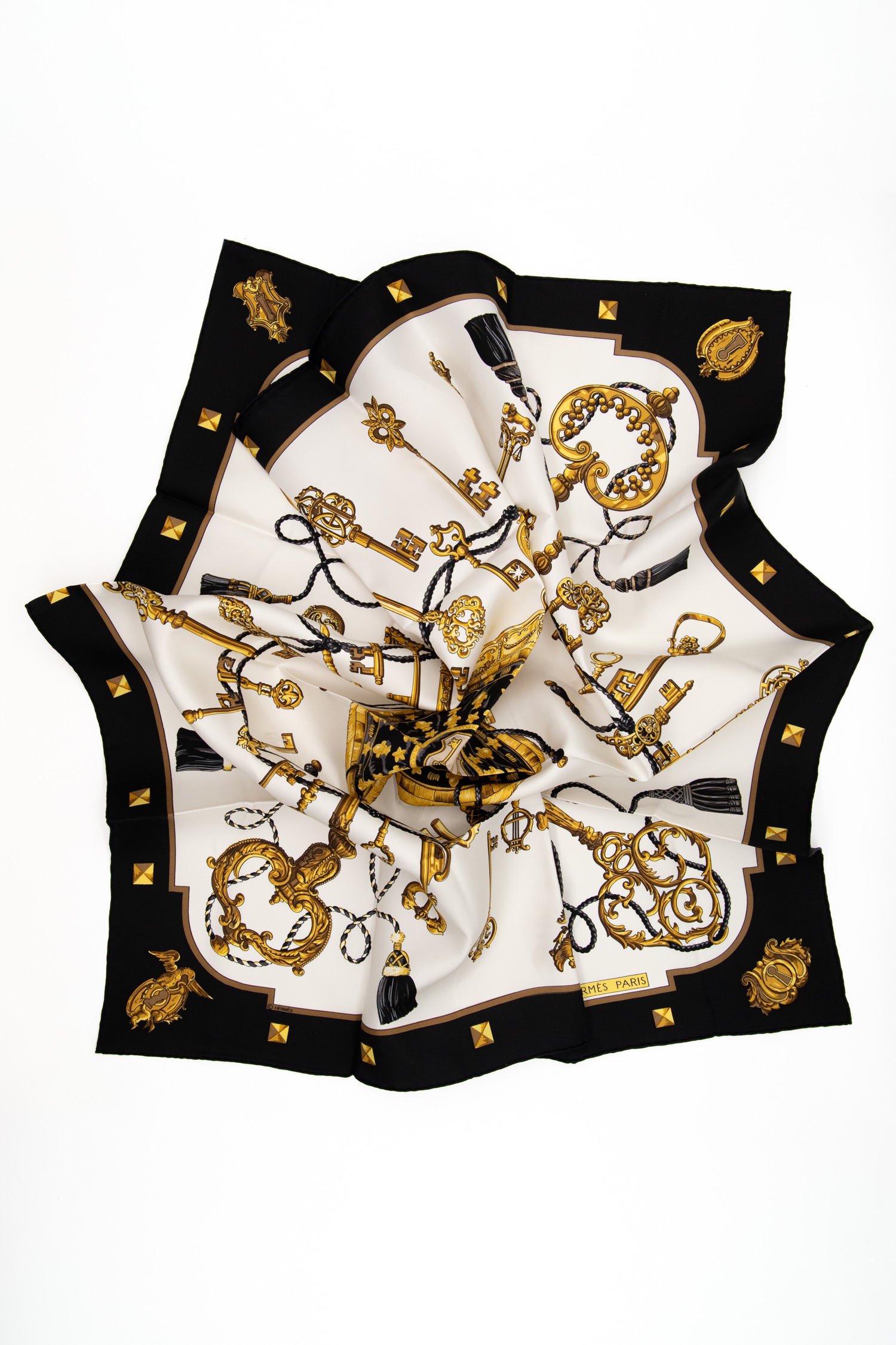 Hermès „Les Clés“ Tuch in Dunkelblau und Bunt