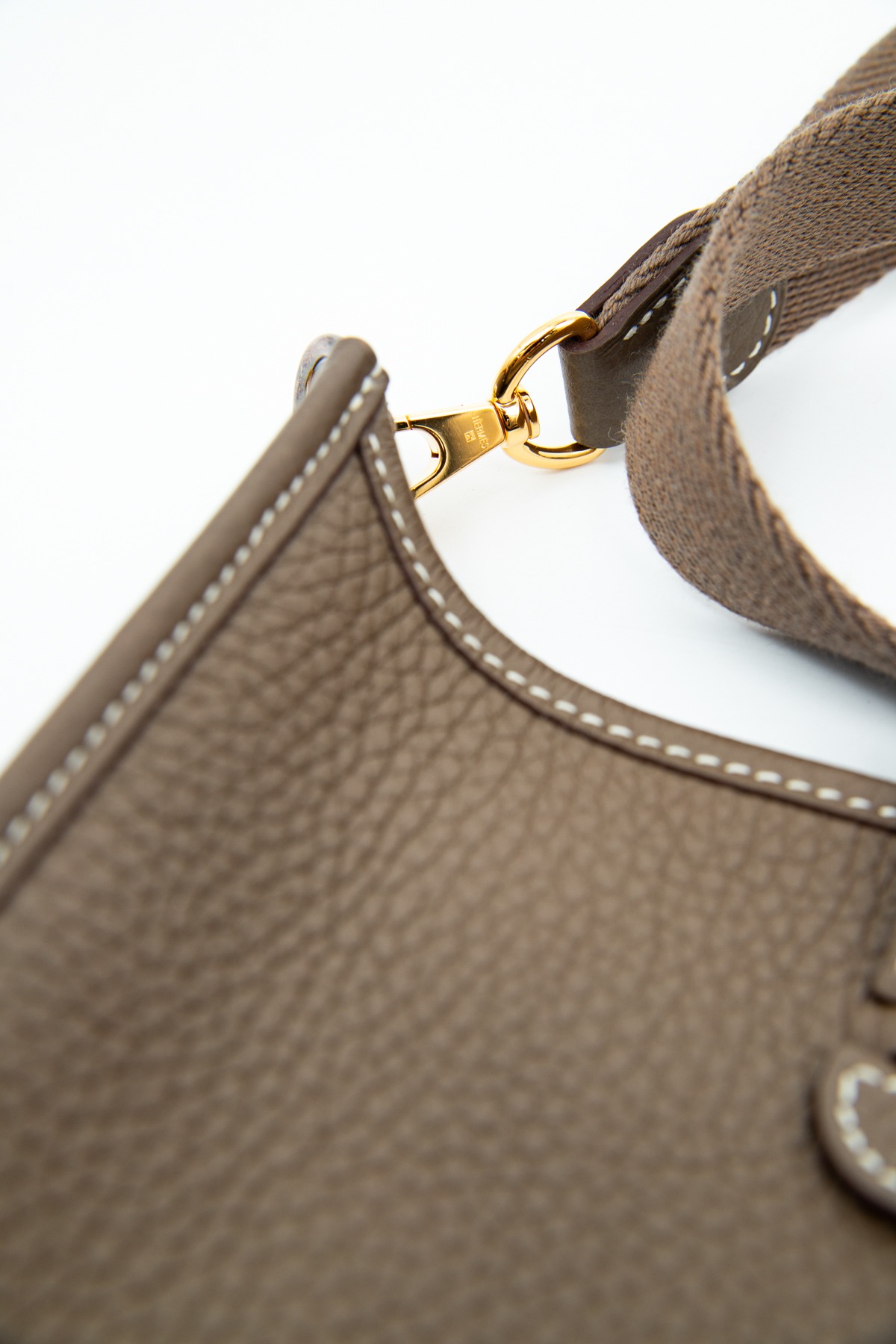 Hermès "Evelyne 18" Umhängetasche in Taupe