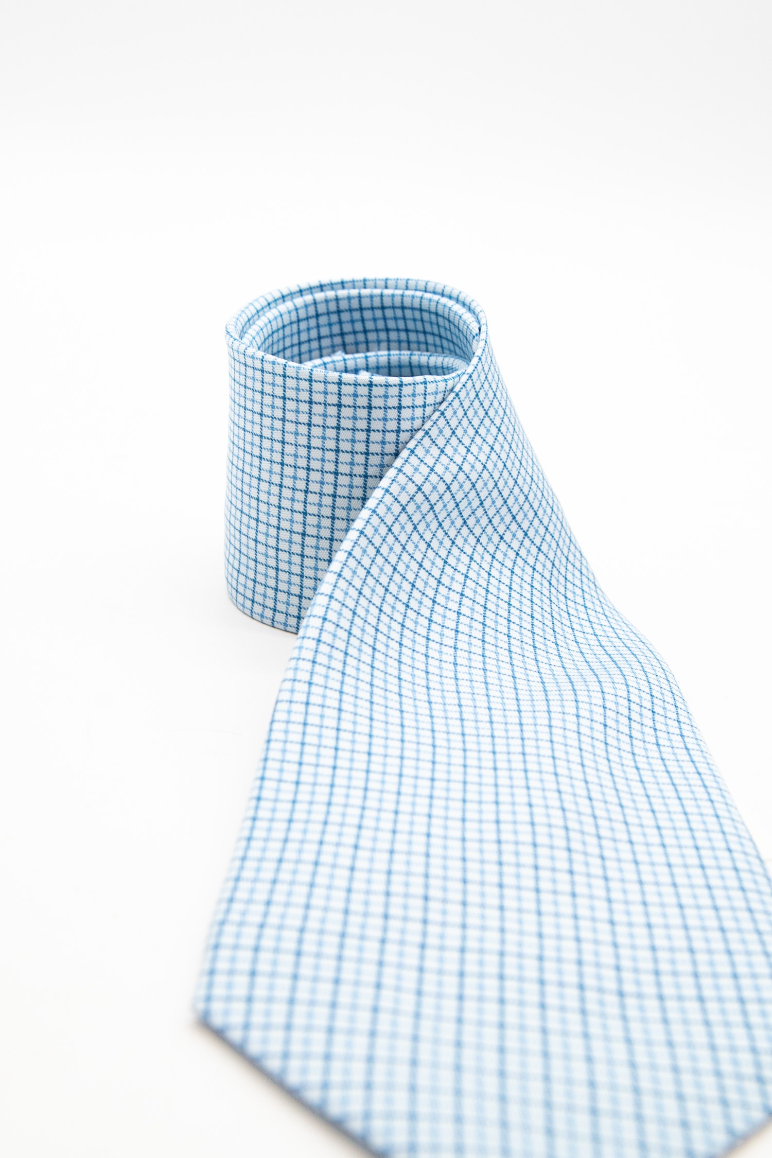 Hermès Krawatte mit Karomuster in Hellblau und Blau