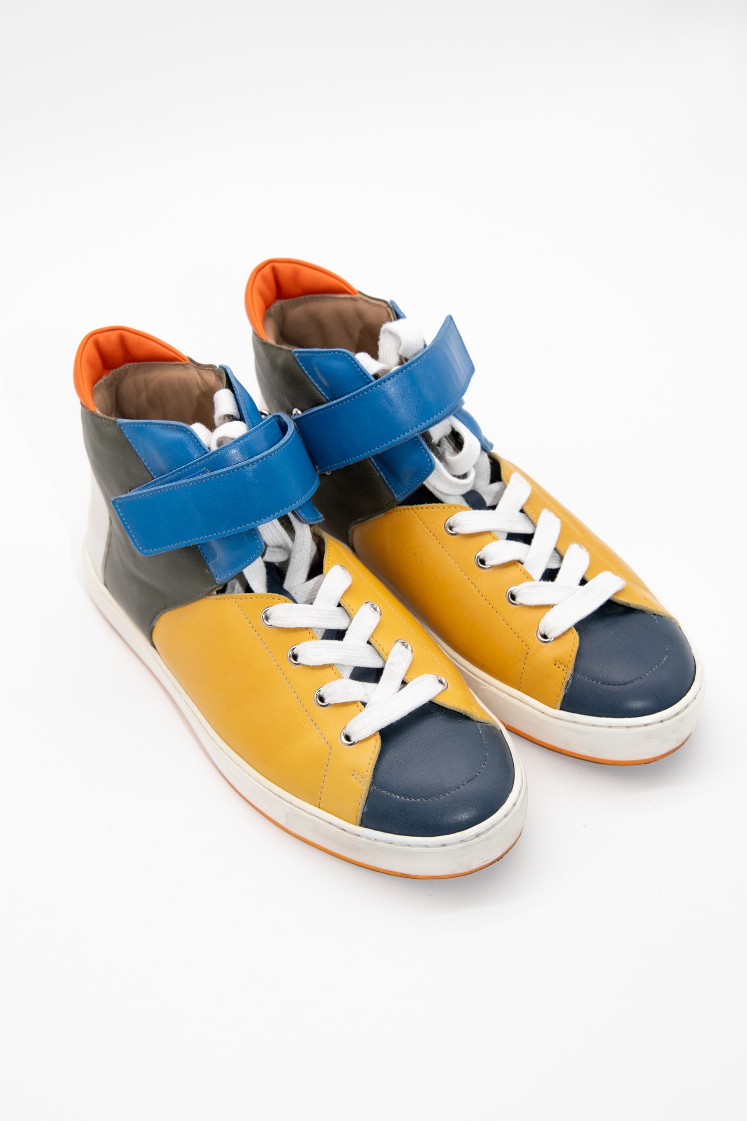 Hermès High-Top Sneaker in Bunt