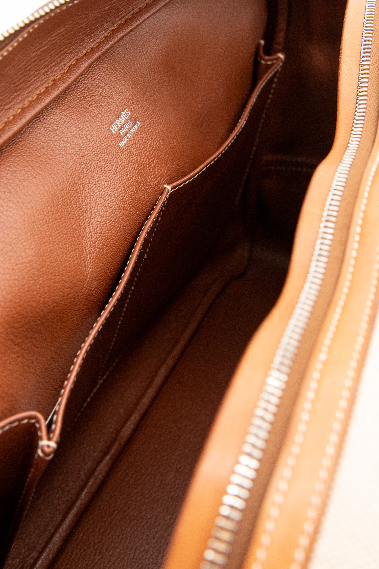 Hermès „Plume 32“ Handtasche mit Rocobar-Print