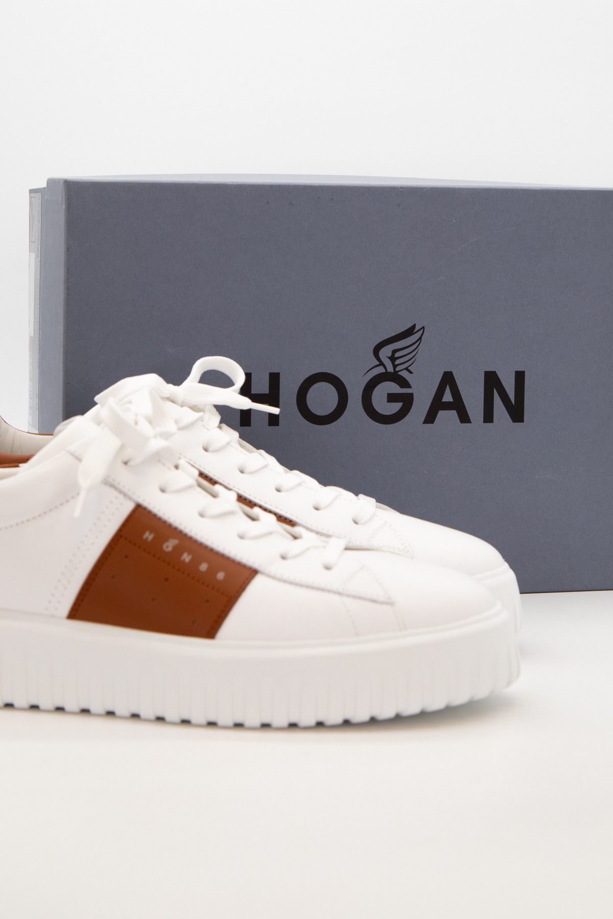 Hogan Sneaker in Weiß und Hellbraun