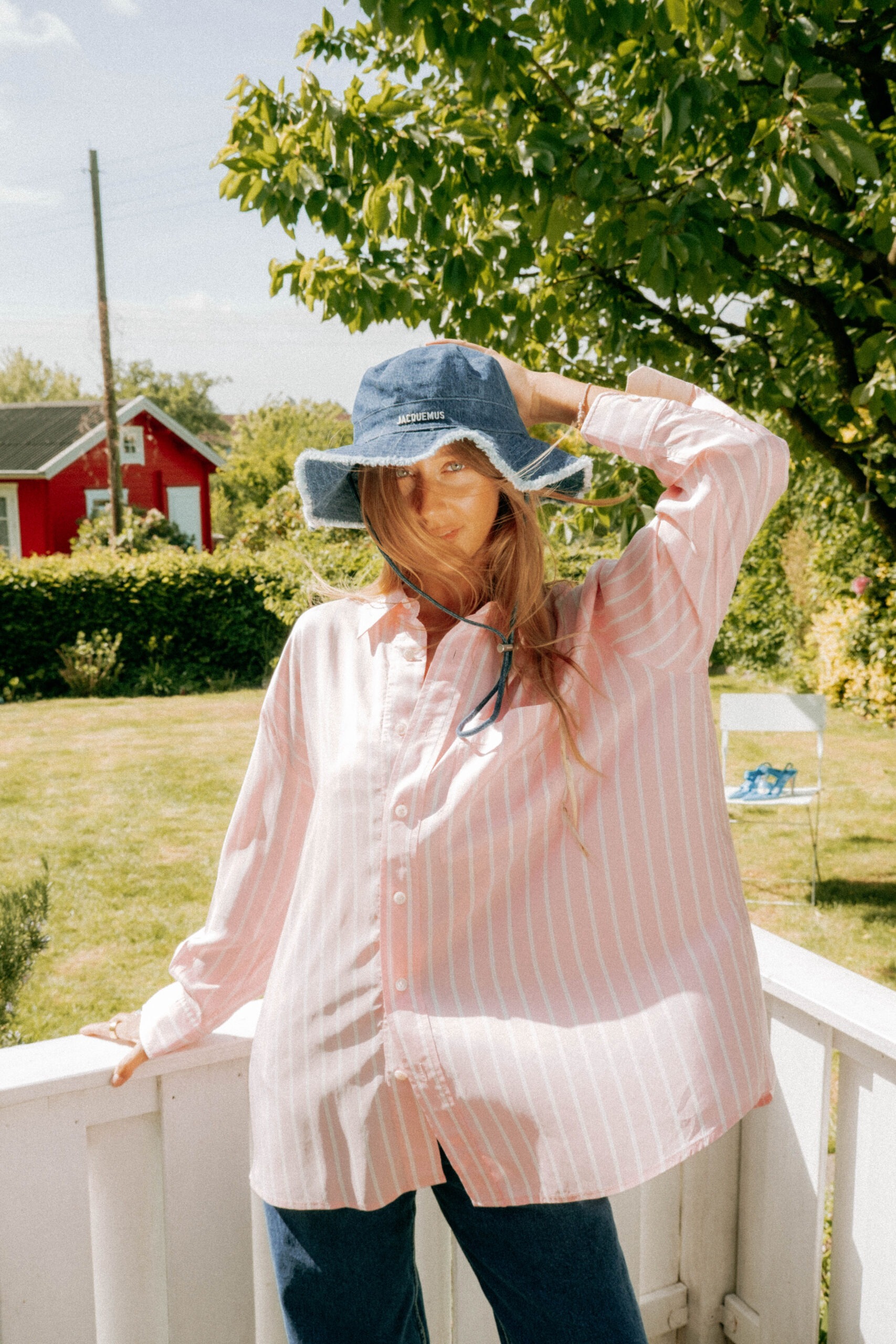 Jaquemus Sommerhut aus Denim