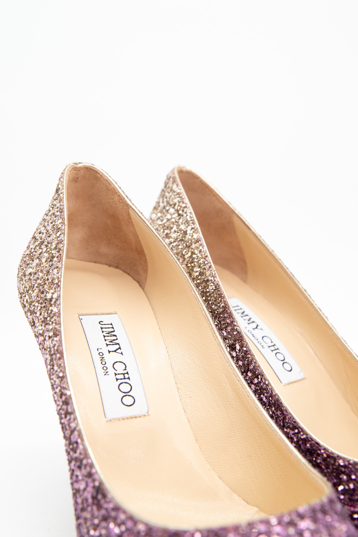 Jimmy Choo "Romy" Pumps mit Glitzer in Rosa und Gold
