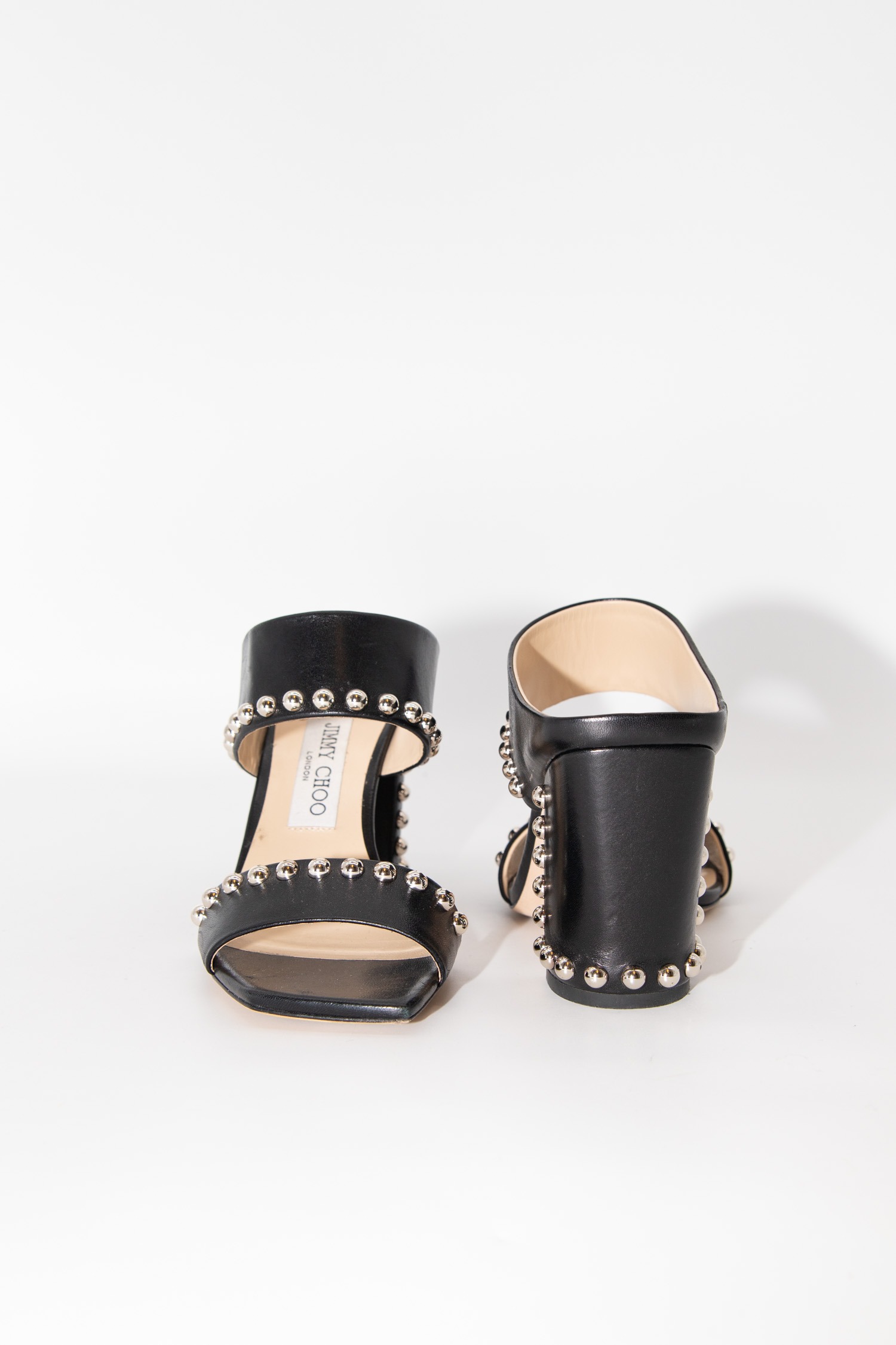 Jimmy Choo Sandaletten mit Nieten in Schwarz