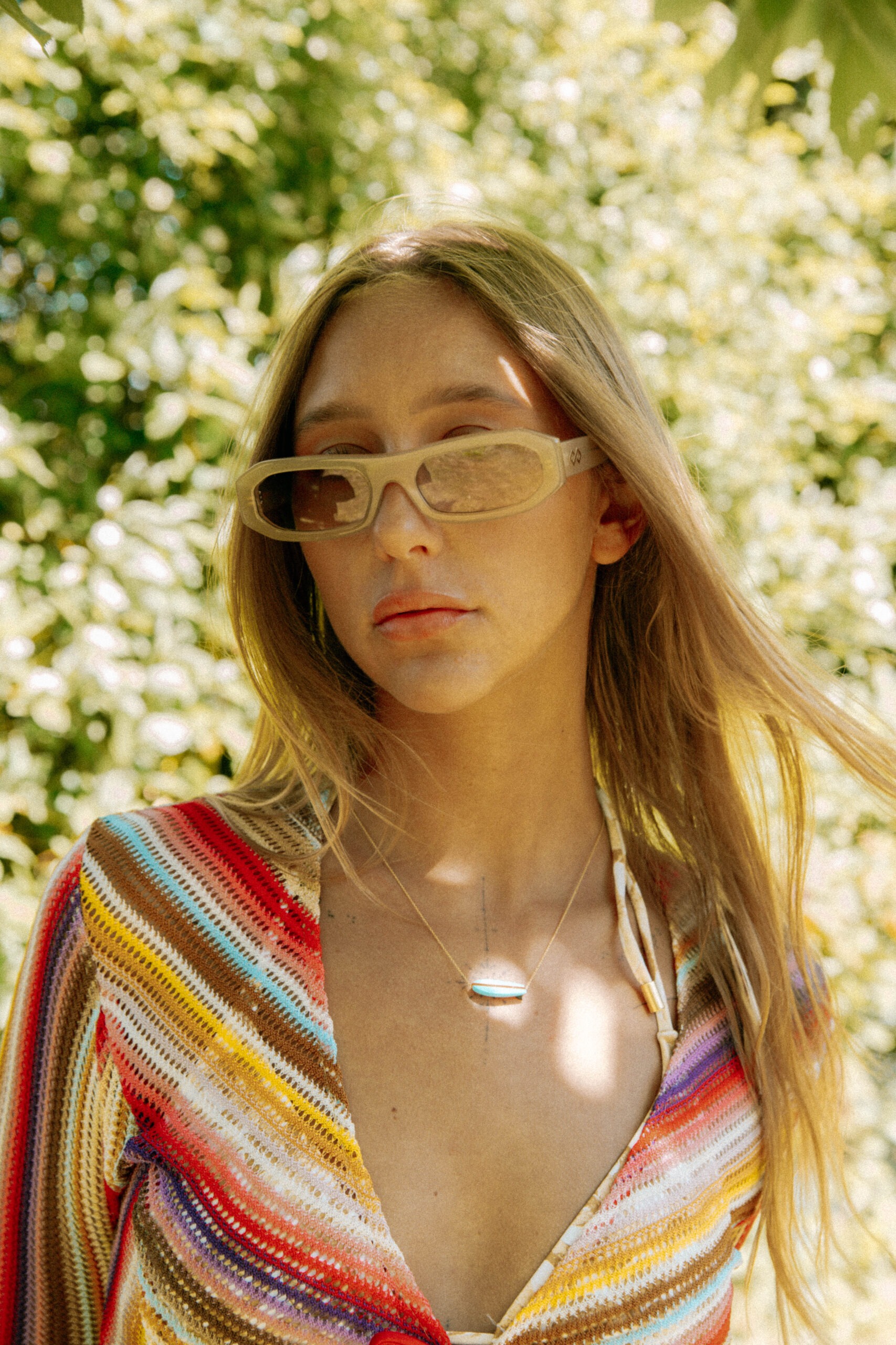 Karen Wazen "Hazel" Sonnenbrille in Sand