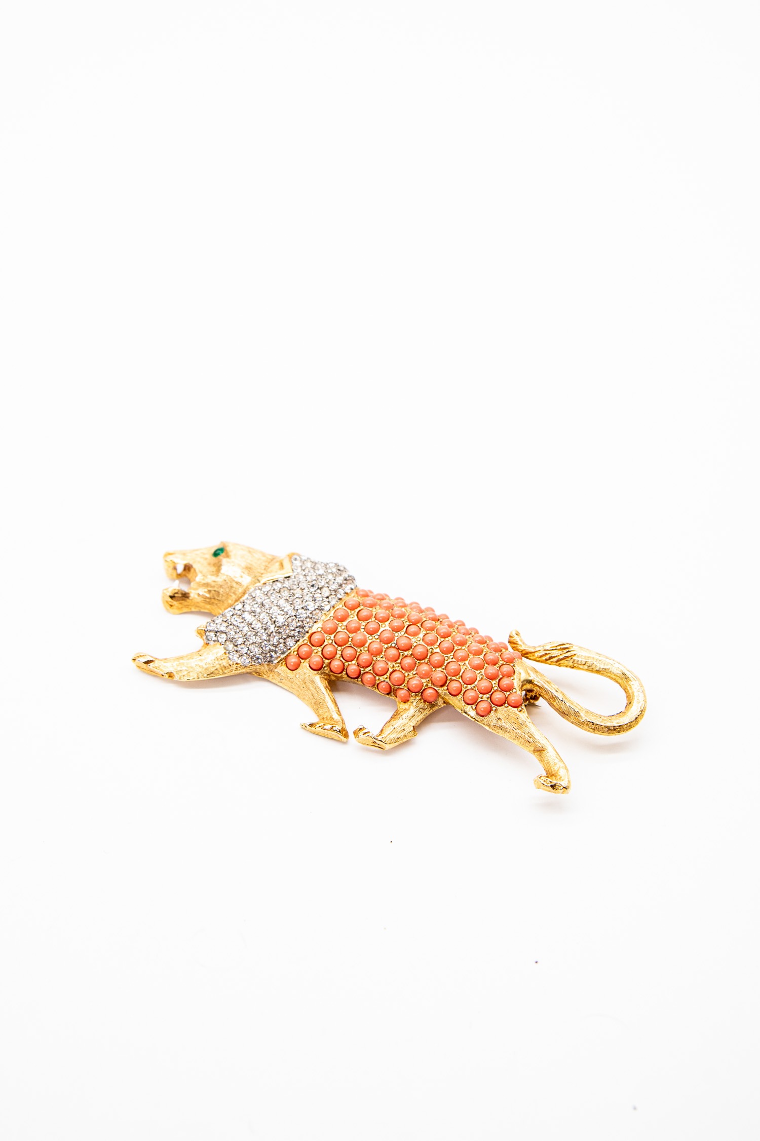 Kenneth Jay Lane Löwenbrosche mit Strass in Gold