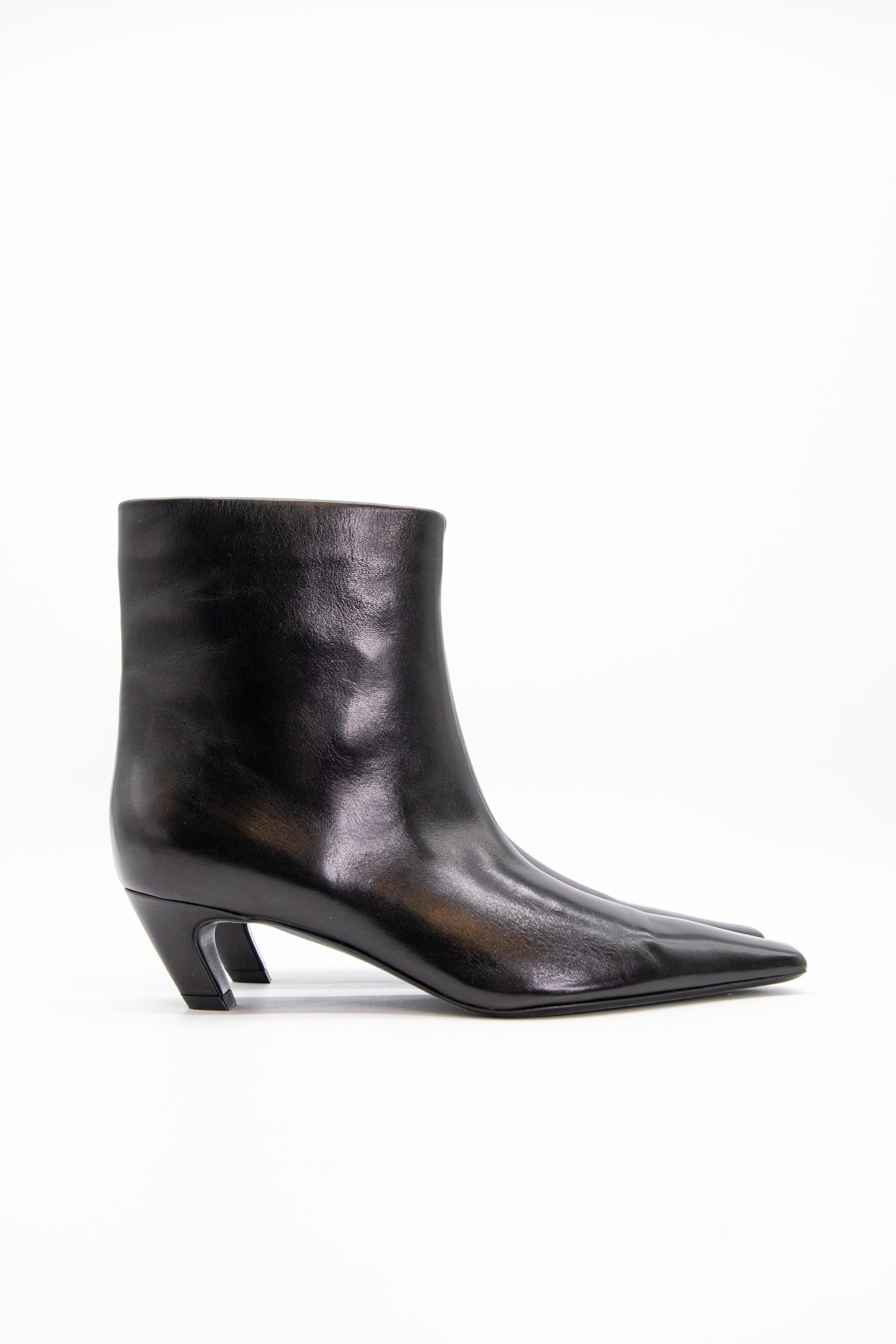 Khaite "Arizona" Stiefeletten aus Leder in Schwarz