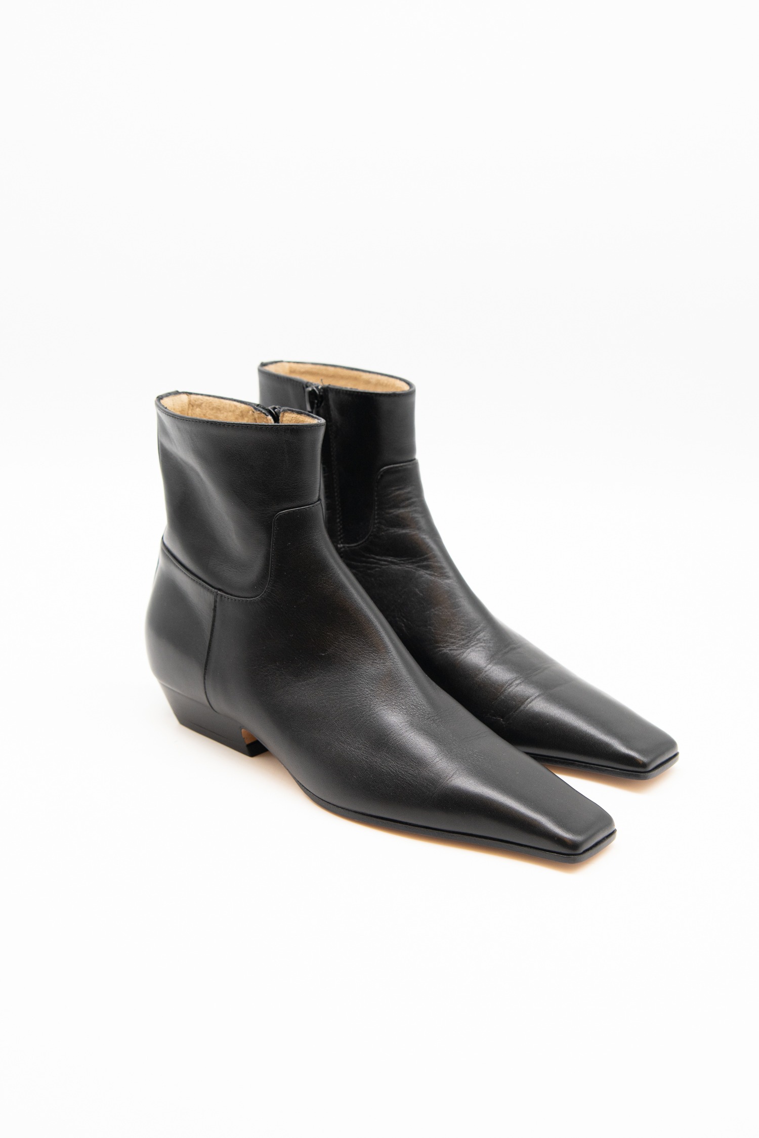 Khaite "Marfa" Stiefeletten in Schwarz