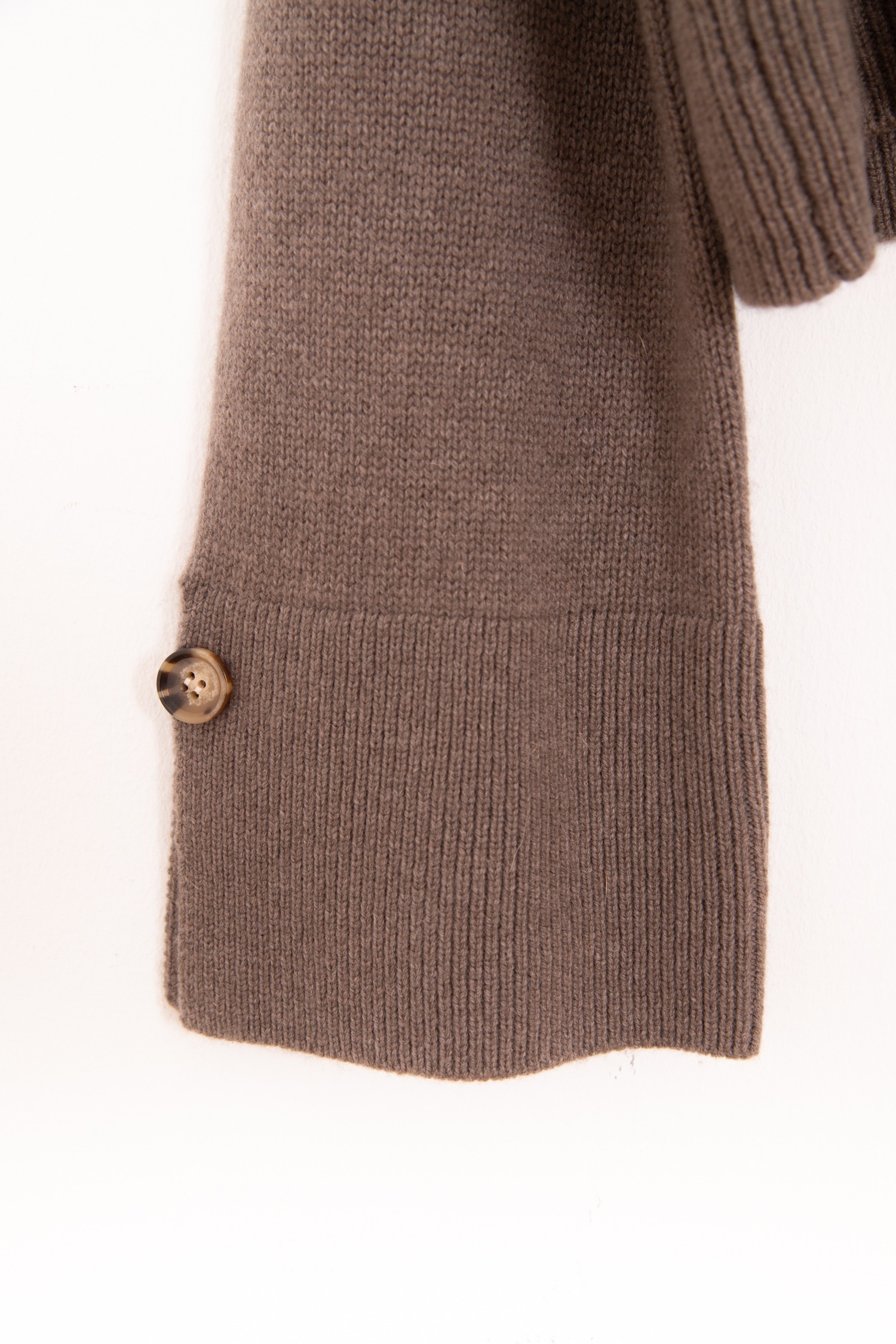 Ladneri Strickjacke mit V-Ausschnitt in Graubraun