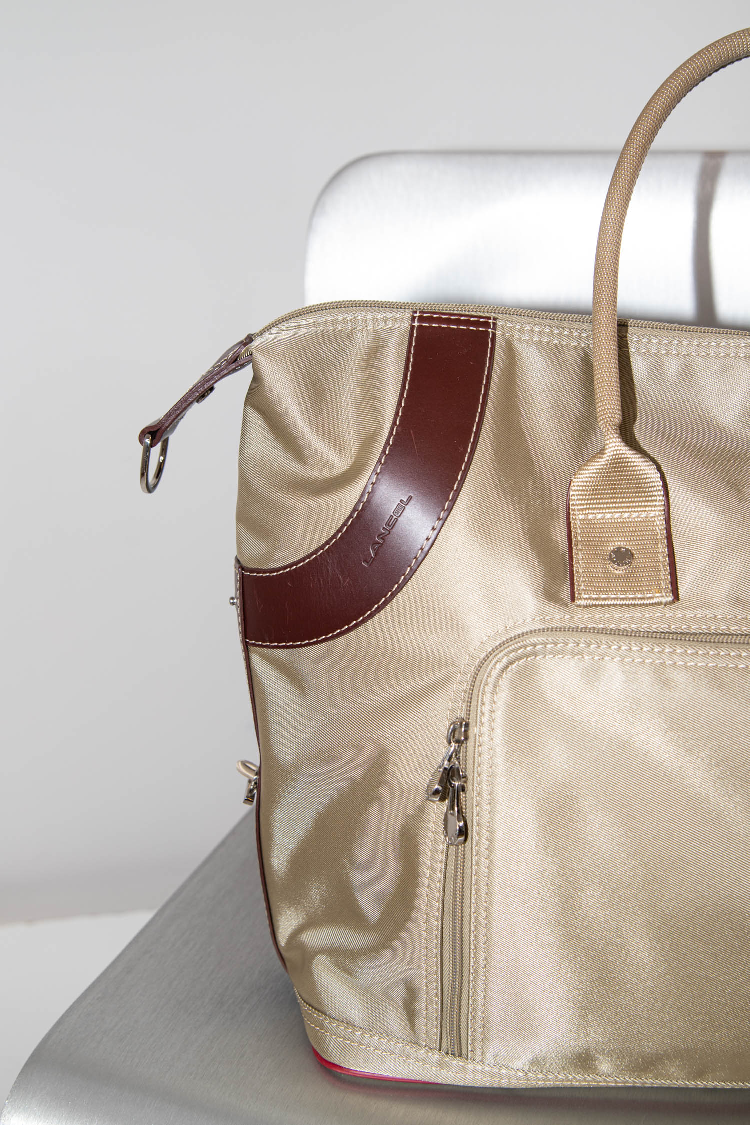 Lancel Schultertasche in Khaki