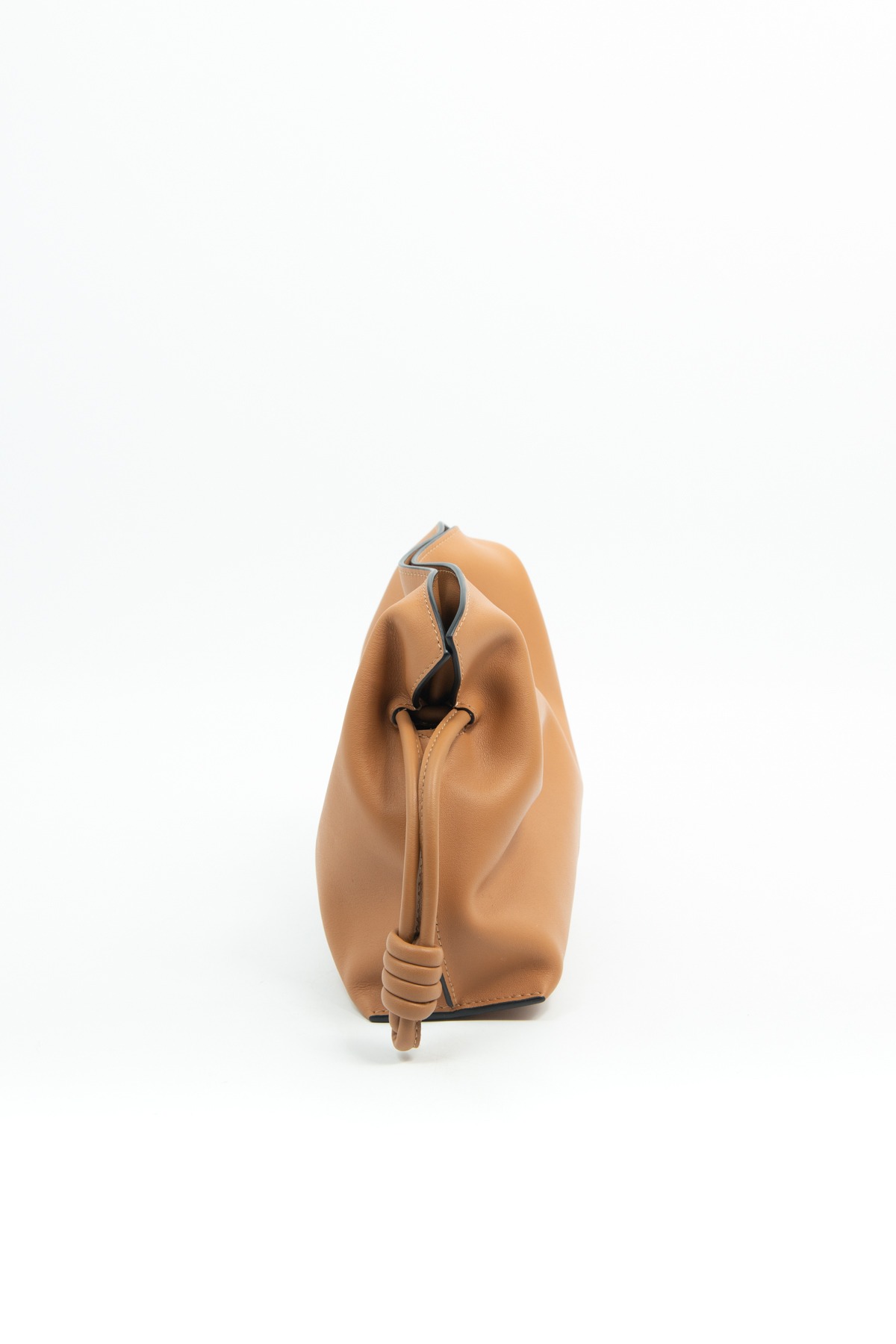Loewe "Flamenco" Clutch in Hellbraun und Gold