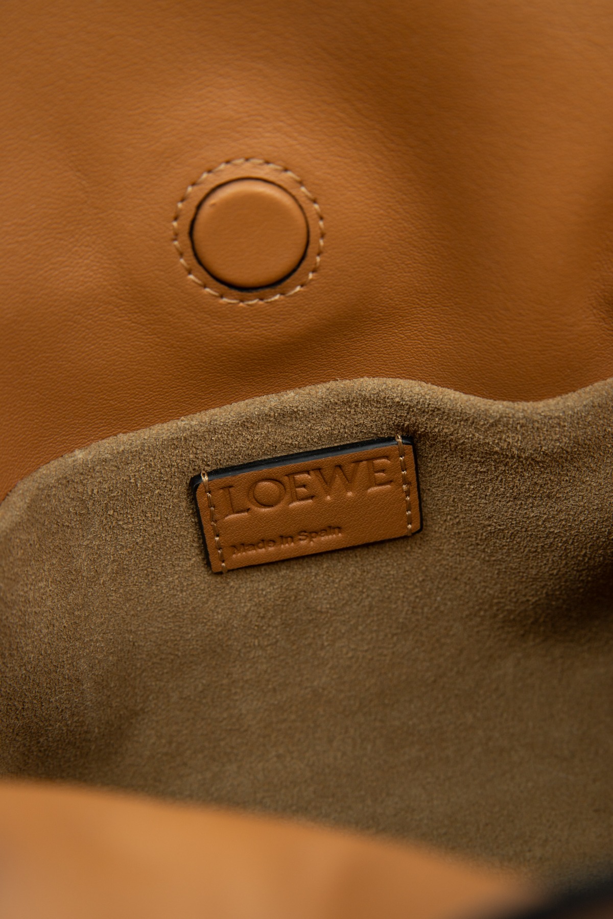 Loewe "Flamenco" Clutch in Hellbraun und Gold