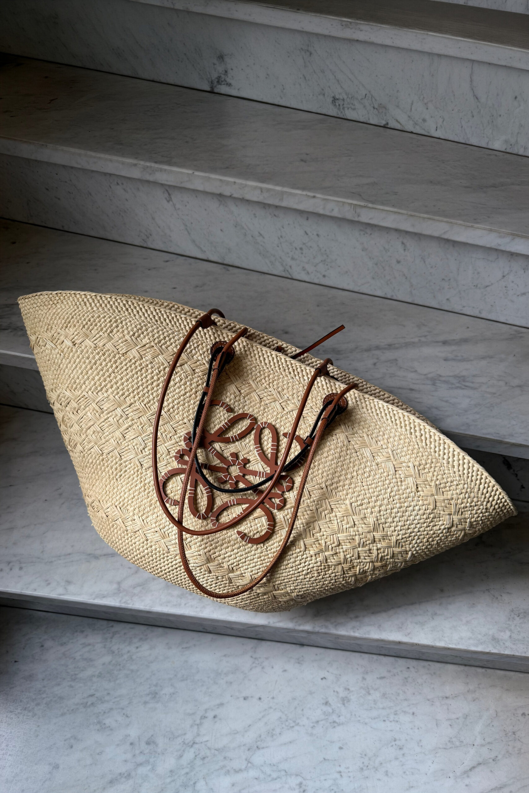Loewe x Paula's Ibiza "Anagram Large" Shopper in hellbeige
