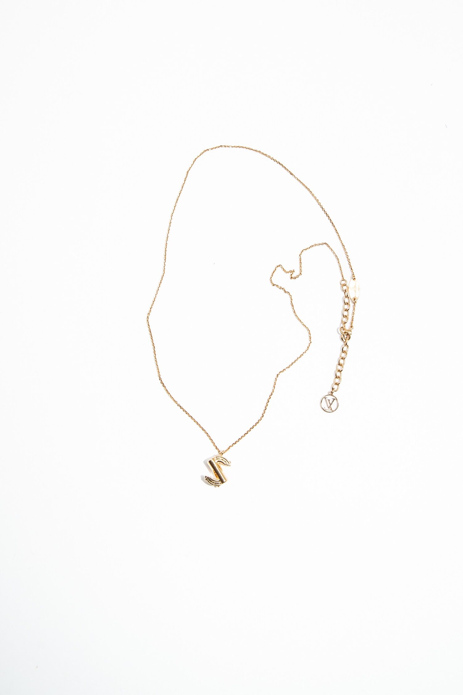 Louis Vuitton "LV & Me" Halskette Buchstabe S in Gold