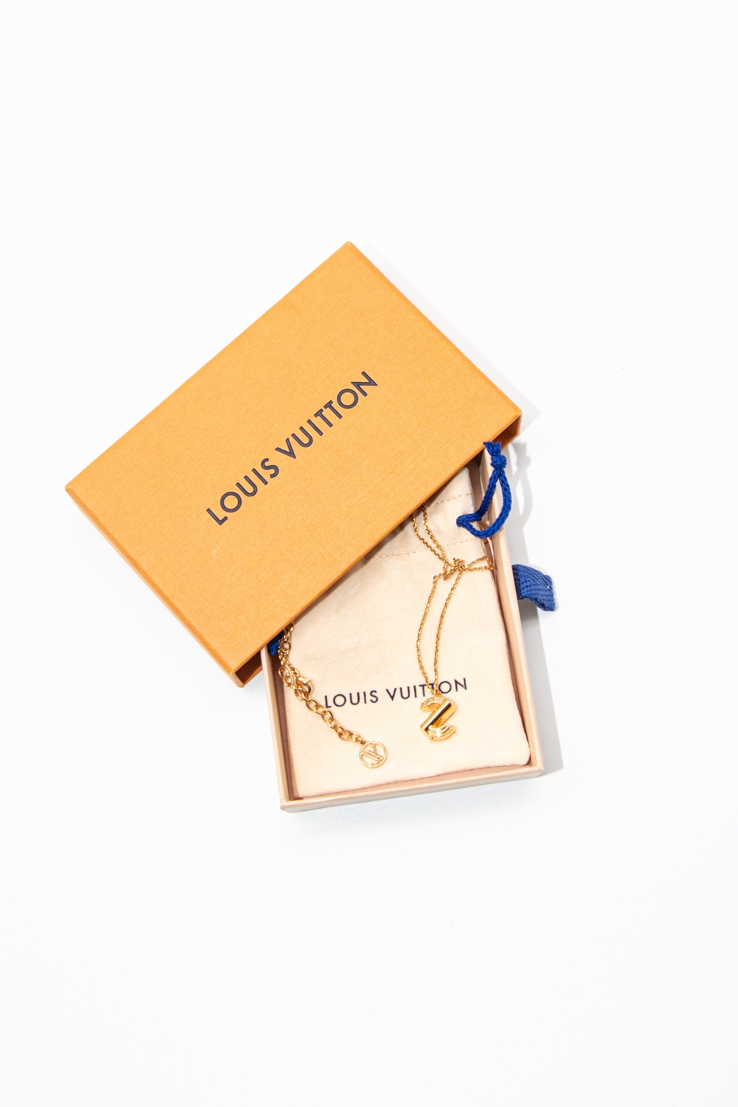 Louis Vuitton "LV & Me" Halskette Buchstabe S in Gold