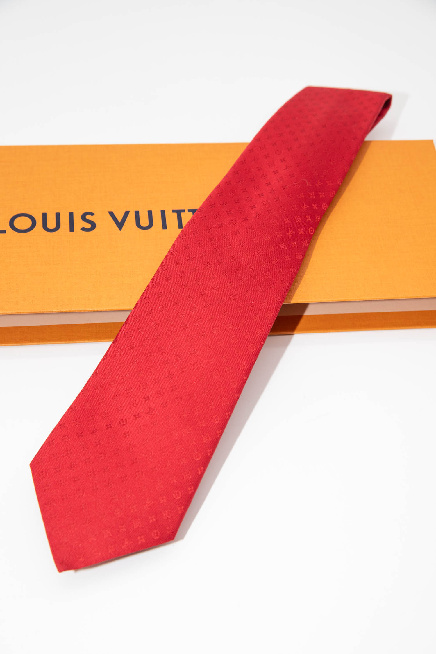 Louis Vuitton "Neo Monogramissime Capsule Krawatte" in Rot