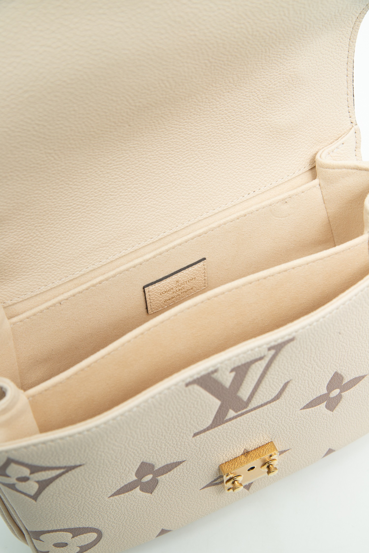 Louis Vuitton "Pochette Metis" in Creme und Altrosa