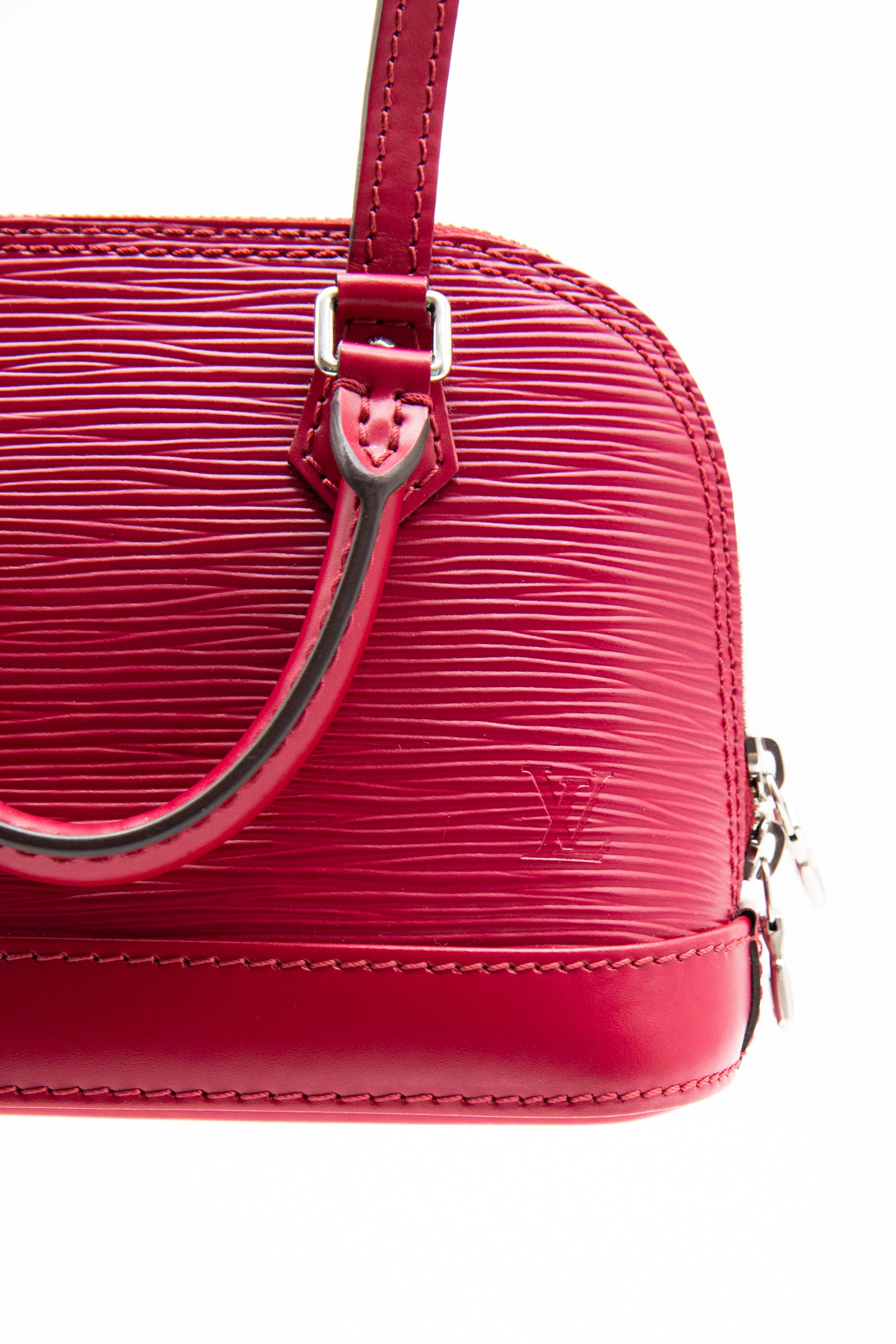 Louis Vuitton "Nano Alma" Epi Leder Umhängetasche in Cyclam