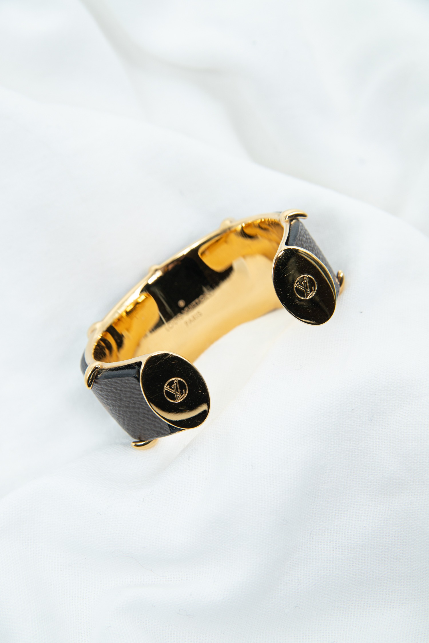 Louis Vuitton "Monogram Canvas Cuff" Armreif in Dunkelbraun und Gold