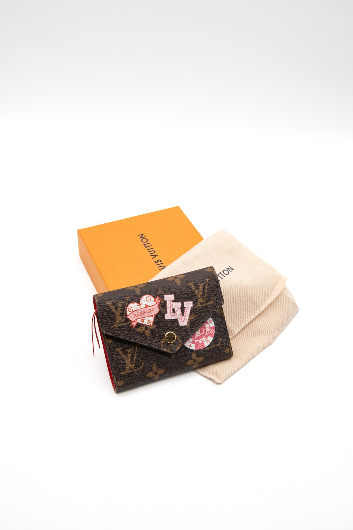 Louis Vuitton "Victorine My LV World Tour" Portemonnaie in Braun
