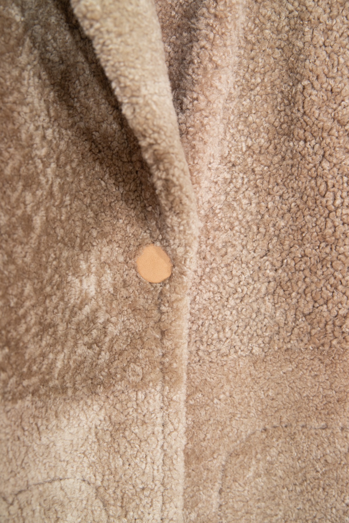 Manzoni 24 Lammfellweste in Beige