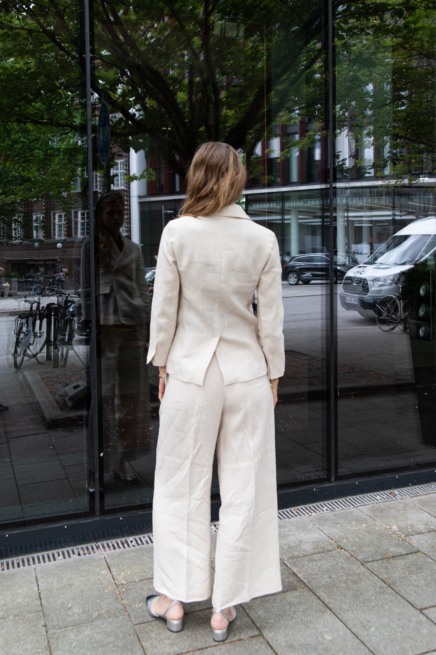 Max Mara Leinenanzug in Hellbeige