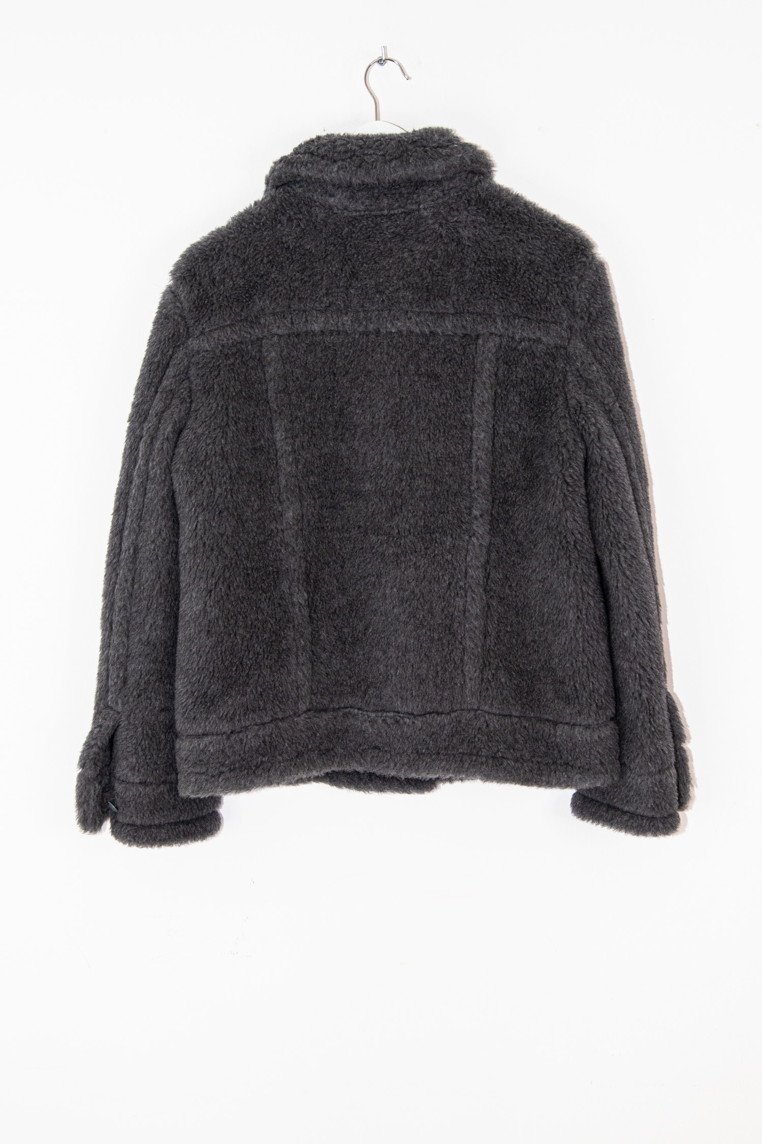 Max Mara plüschige Wolljacke mit Knopfreihe in Grau