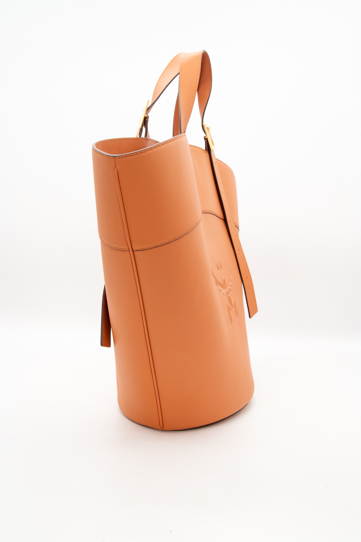 MCM Shopper aus Leder mit Logoprägung in Cognac und Gold