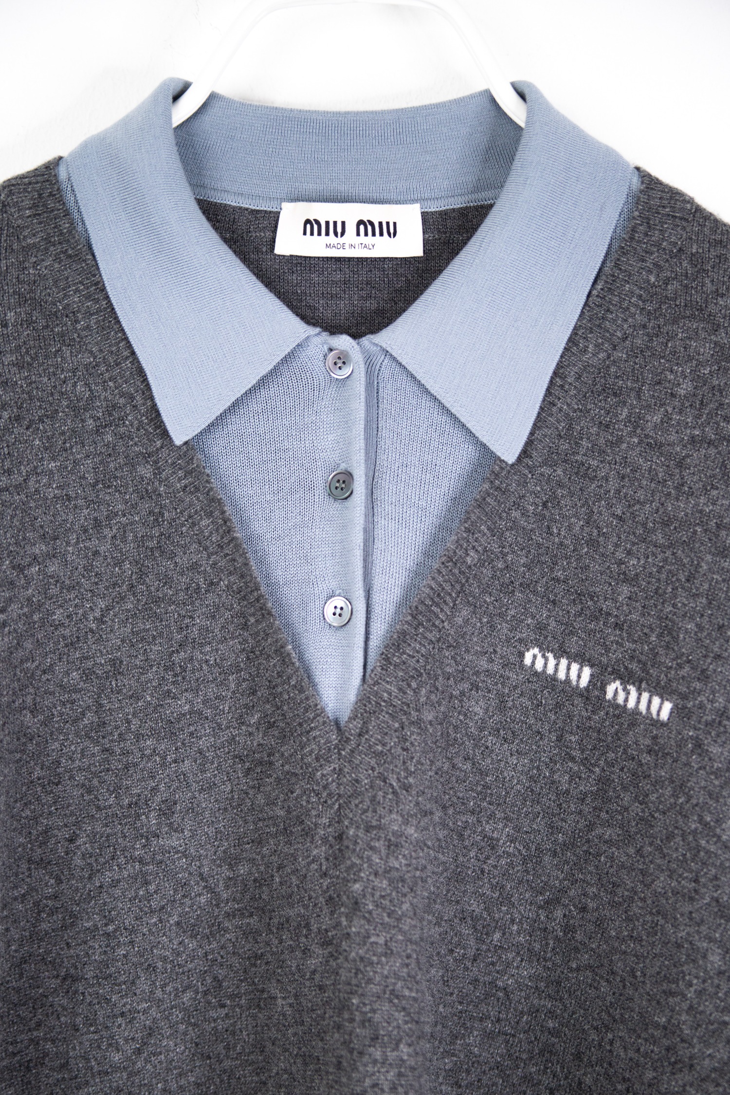 Miu Miu Oversized Strickpullover im Polo Stil in Grau und Hellblau