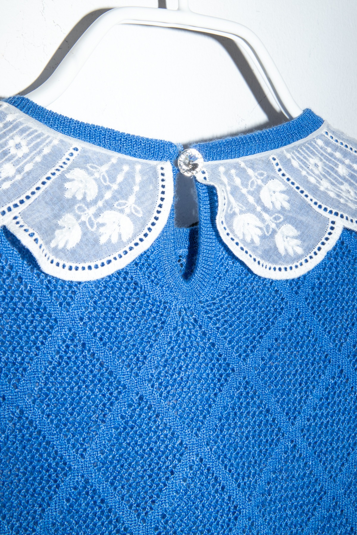Miu Miu Strickpullover mit Bubikragen in Blau und Weiß