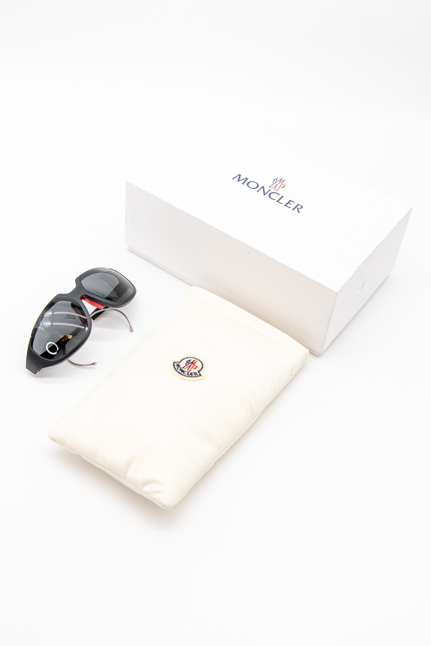 Moncler "Laszer" Sonnenbrille in Schwarz
