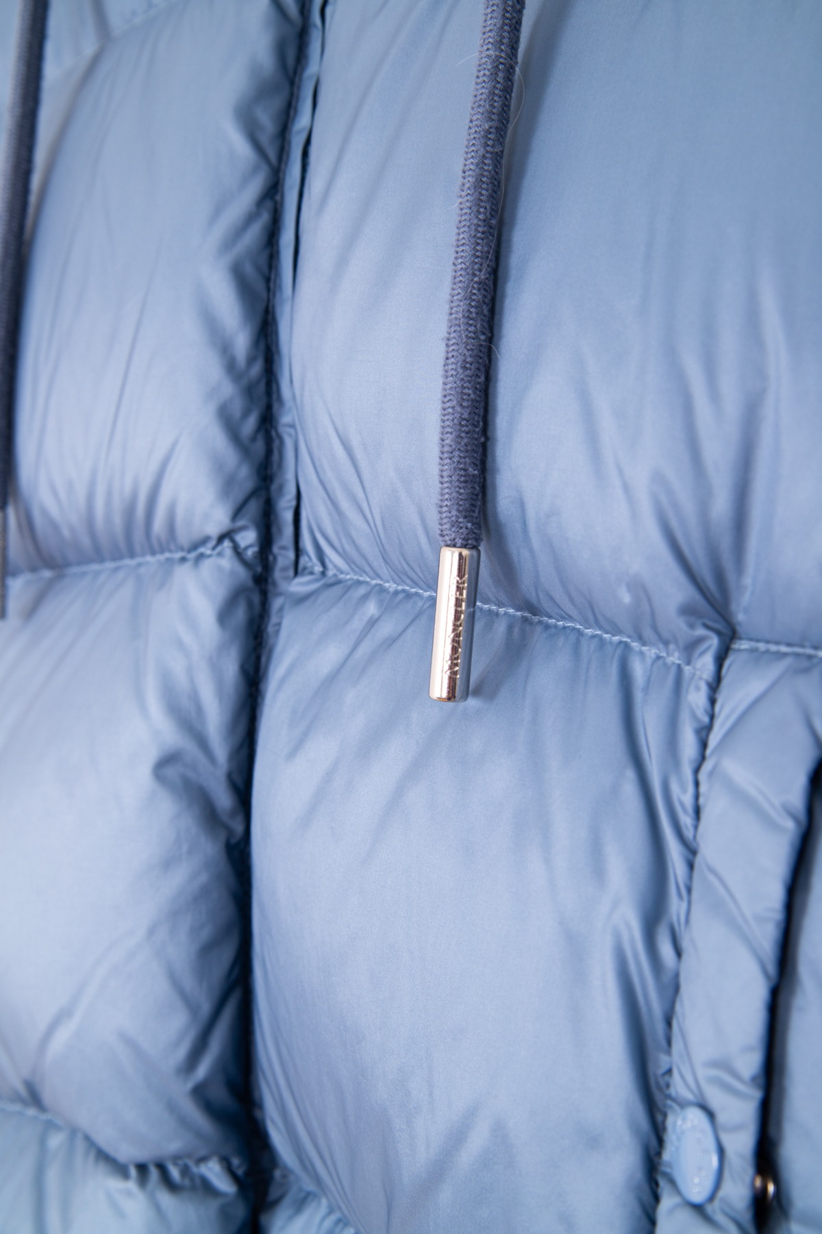 Moncler "Ilet Giubbotto" Wendbare Daunenjacke in Hellblau