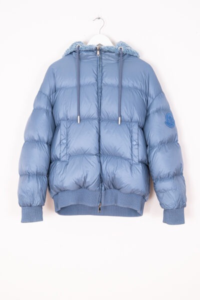 Moncler "Ilet Giubbotto" Wendbare Daunenjacke in Hellblau