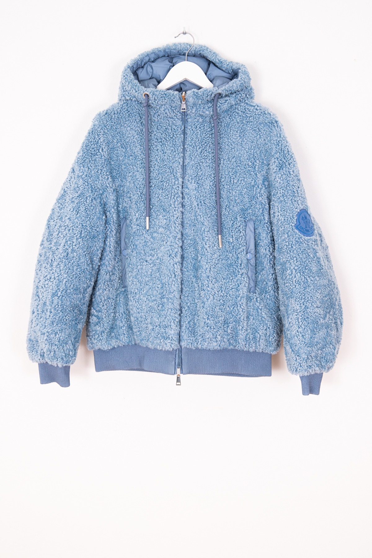 Moncler "Ilet Giubbotto" Wendbare Daunenjacke in Hellblau