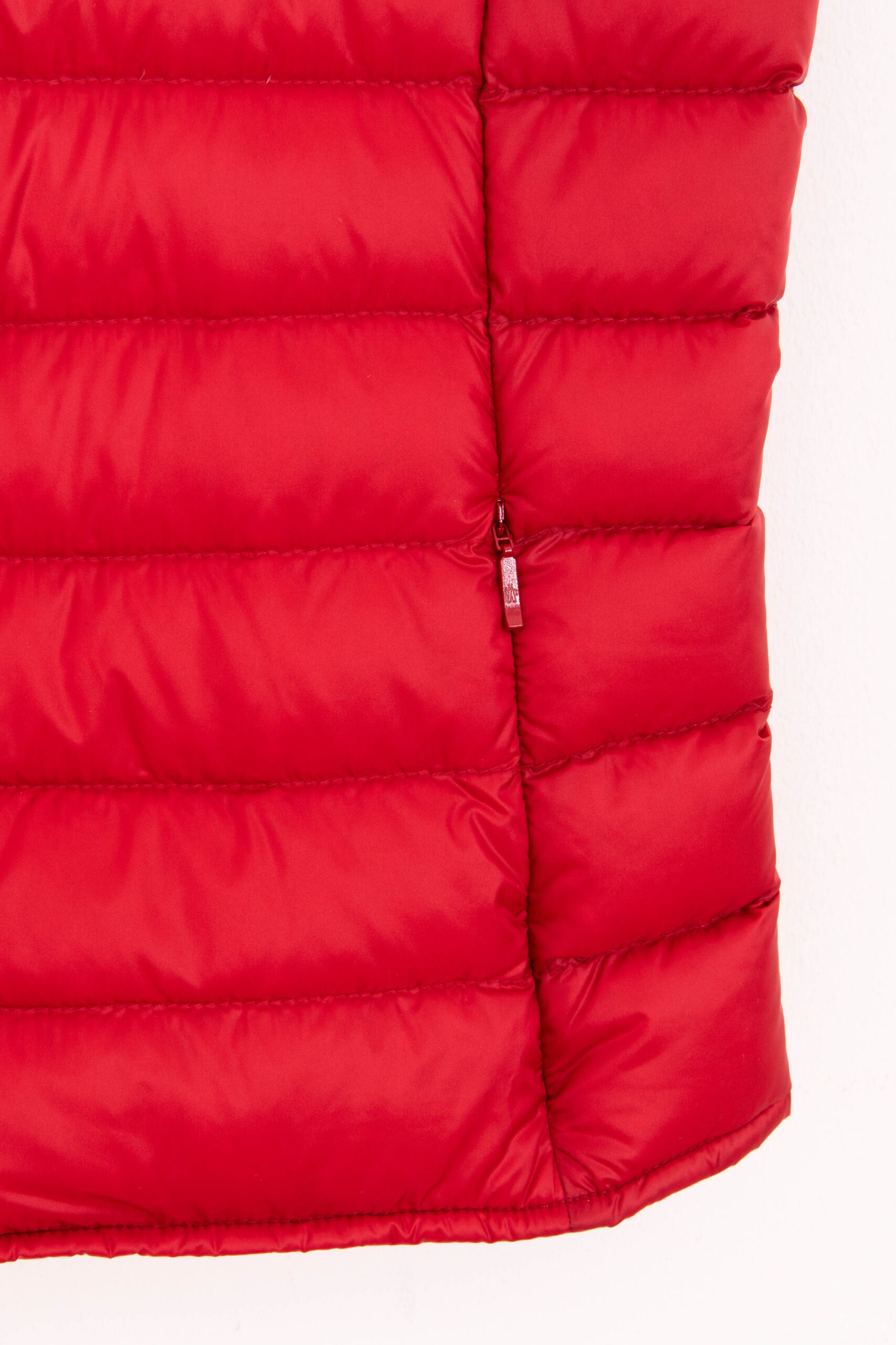 Moncler "Liane Gilet" Daunenweste in Rot