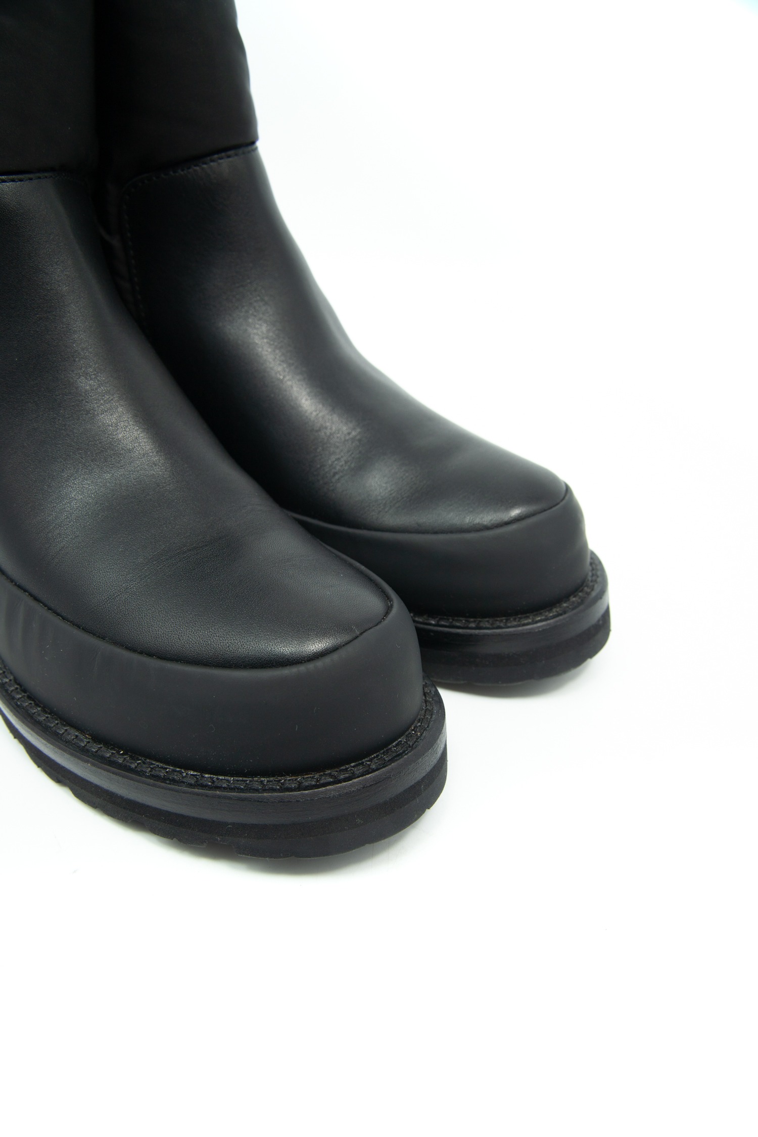 Moncler "Rain Don't Care" Ankle Boots in Schwarz