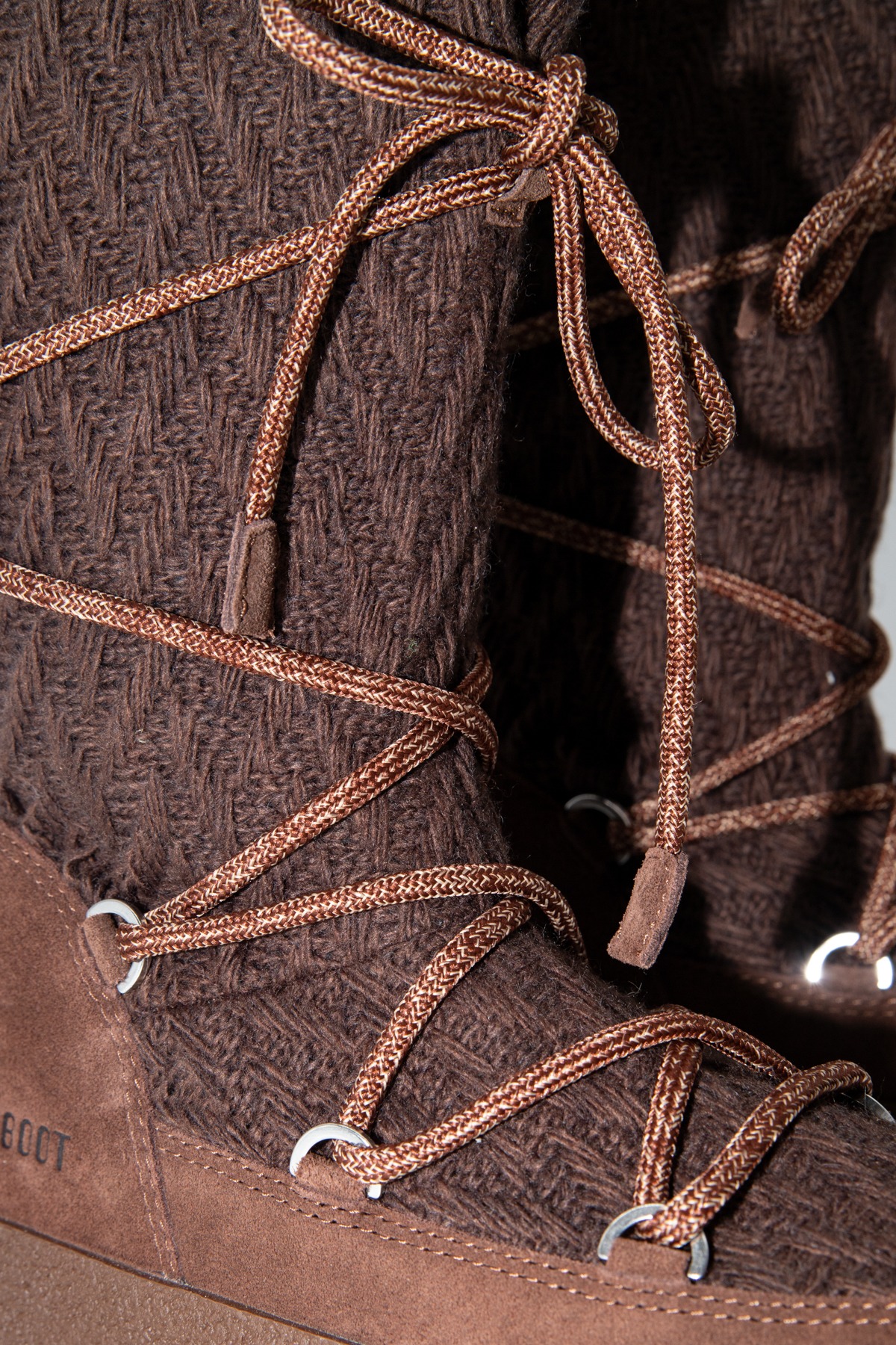 Moon Boot x Guest in Residence "Track Knit" Stiefel