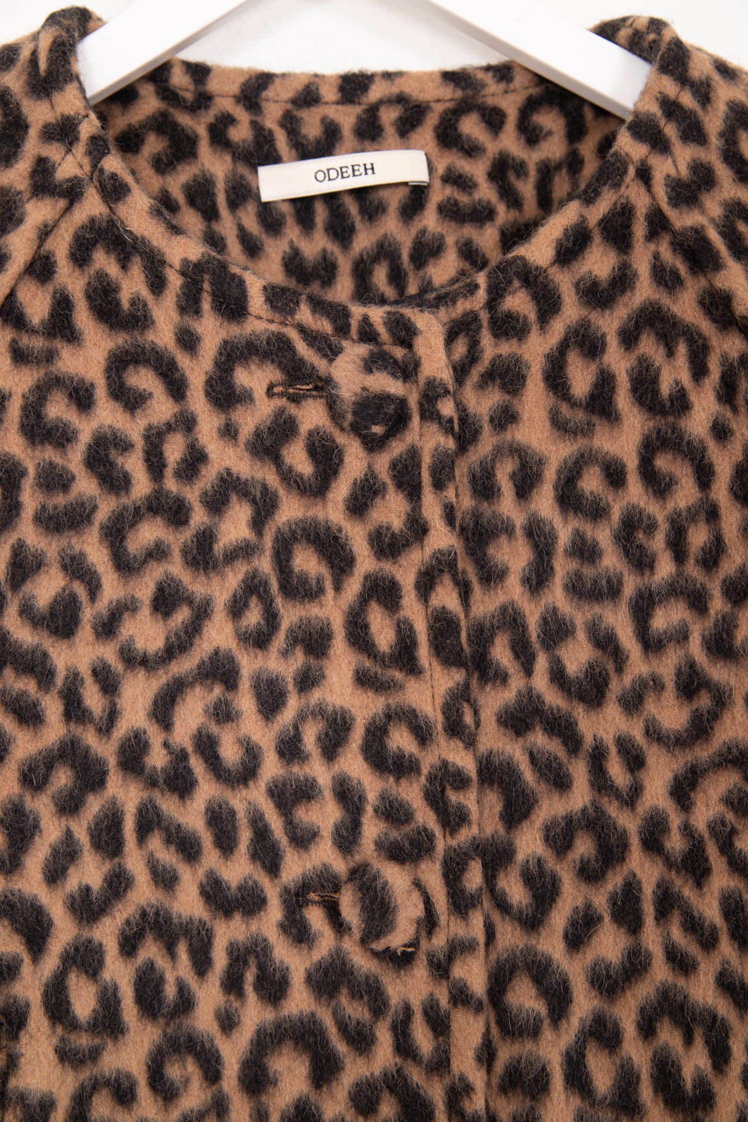 Odeeh Jacke mit Leomuster in Hellbraun und Schwarz