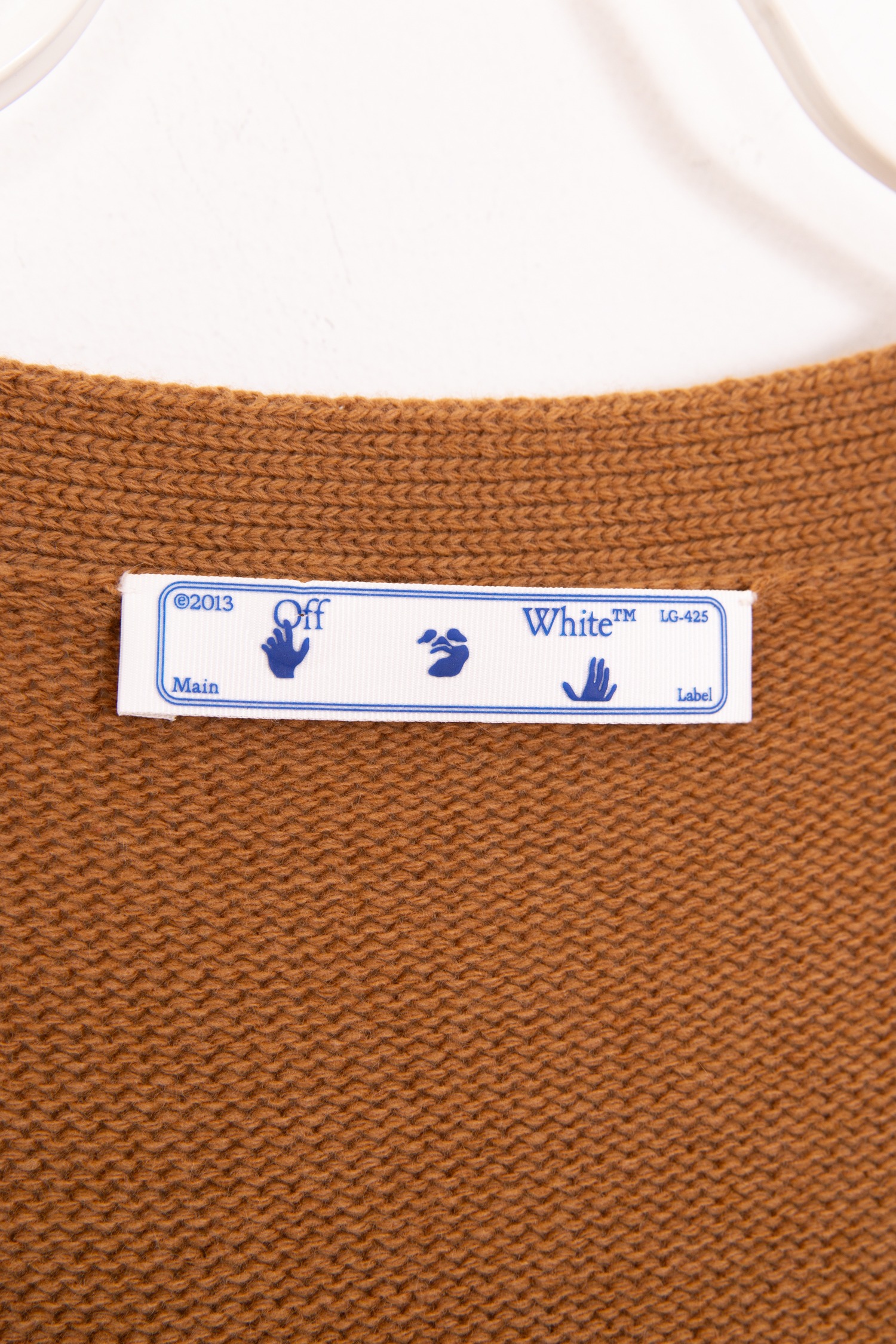 Off-White Strickjacke mit Stickerei in Camel