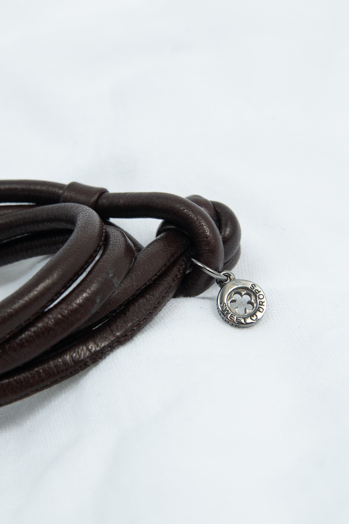 Ole Lynggaard "Sweet Drops" Lederarmband in dunkelbraun