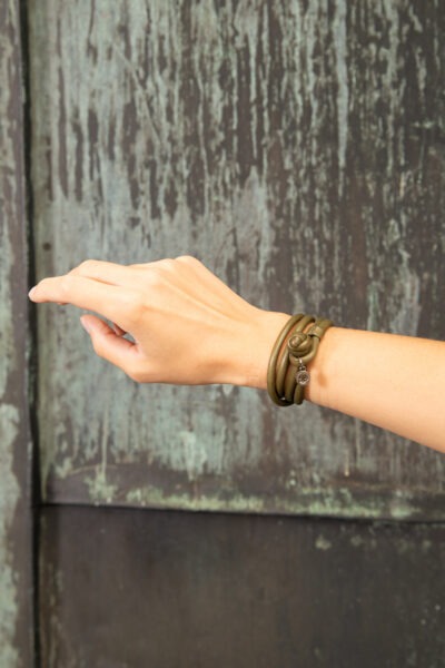 Ole Lynggaard "Sweet Drops" Lederarmband in khaki
