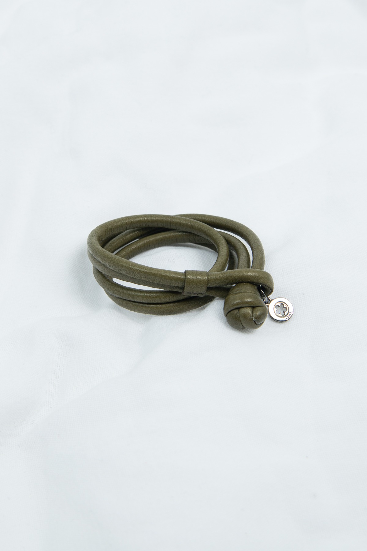 Ole Lynggaard "Sweet Drops" Lederarmband in khaki