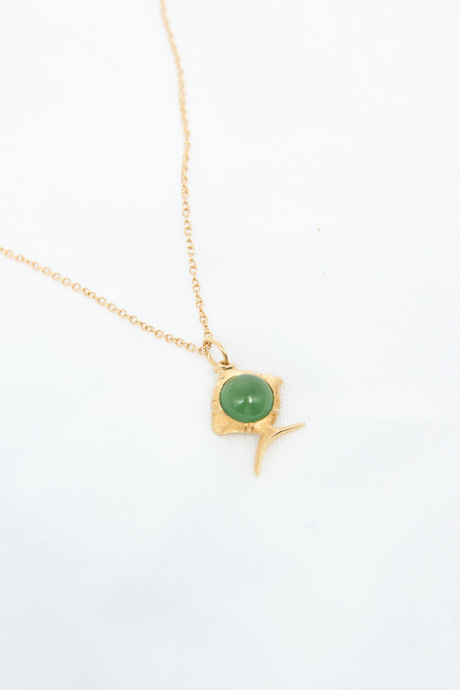 Ole Lynggaard "Young Fish“ Halskette mit Serpentin in Gold
