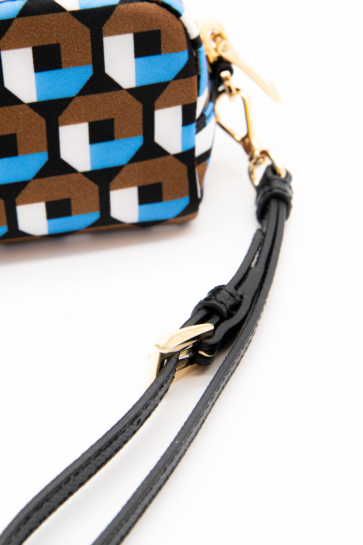 Prada Re-Nylon Kosmetiktasche in Hellblau und Cognac