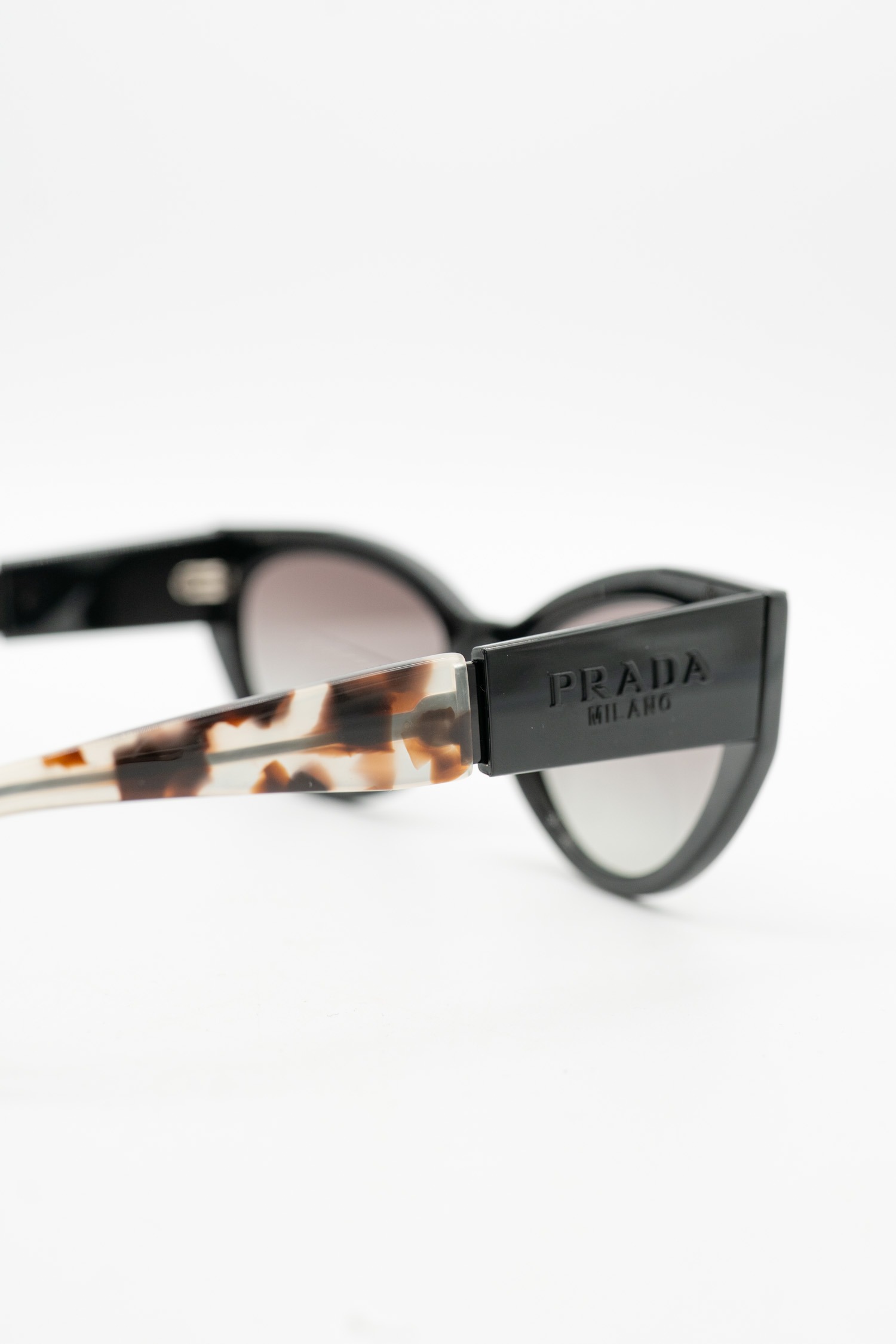 Prada "PR 03WS 1AB0A7" Sonnenbrille in Schwarz und Braun