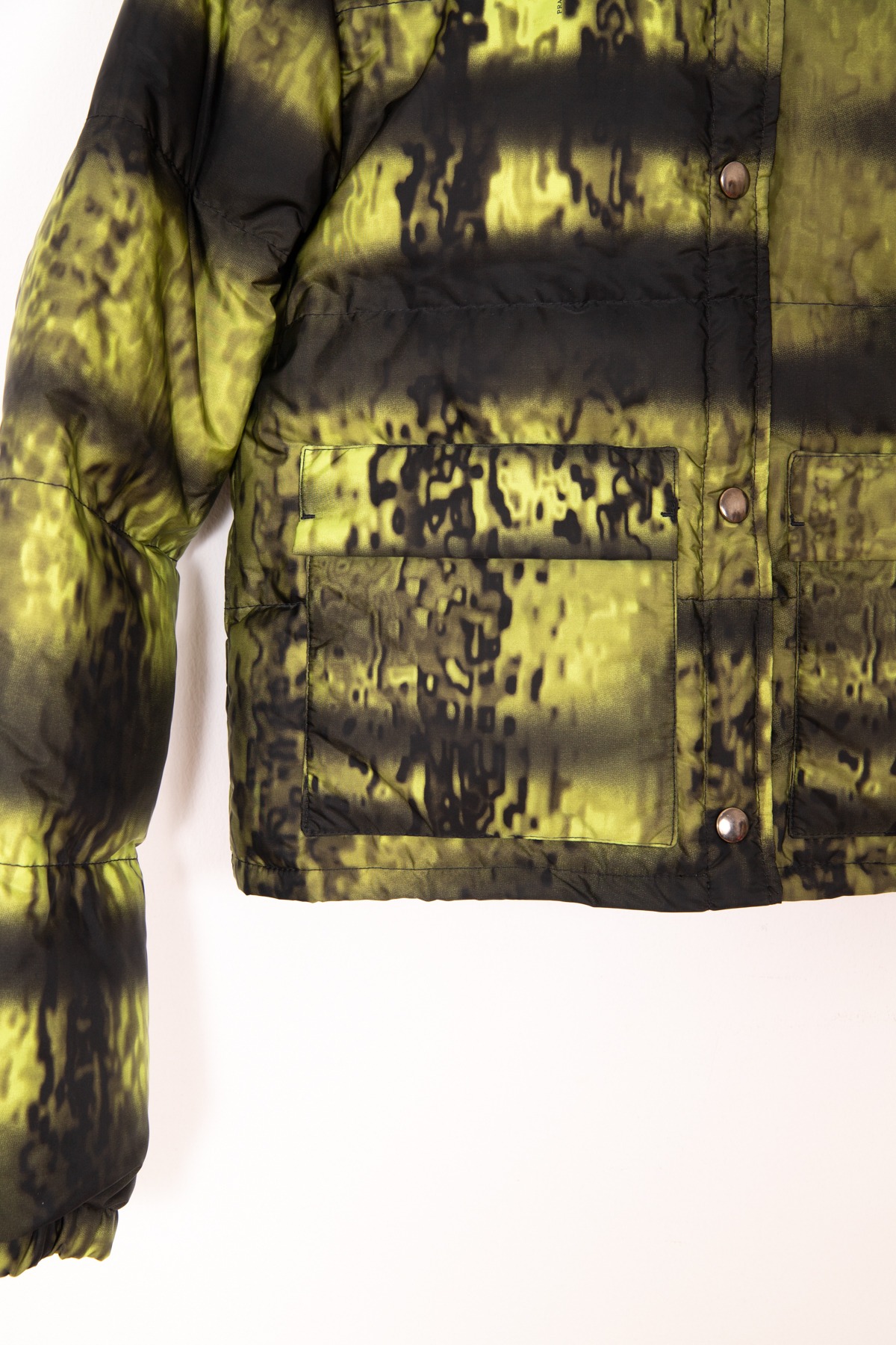 Prada Vintage Daunenjacke in Schwarz und Grün