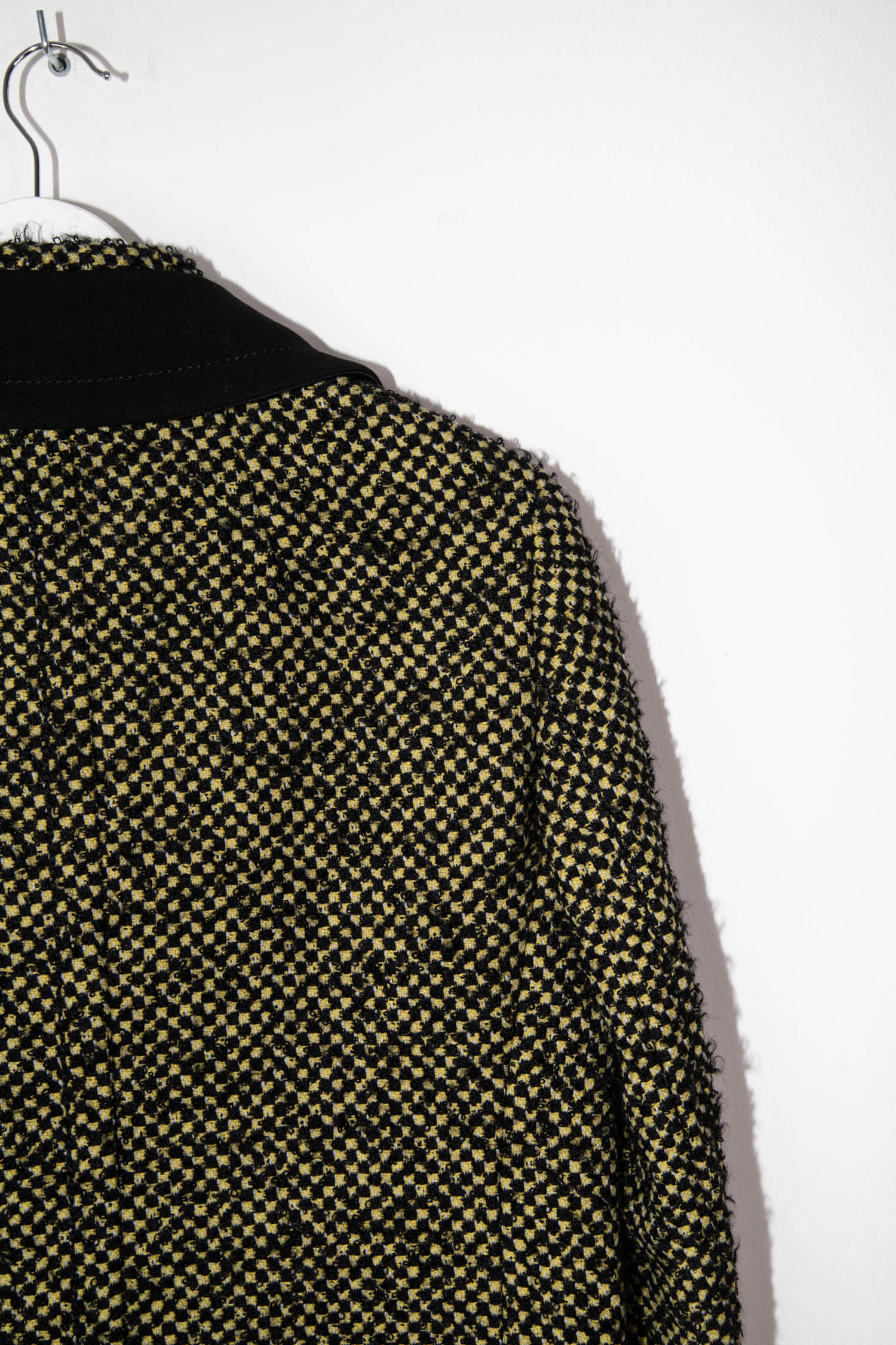 Prada Jacke mit Doppelkragen in Schwarz und Gelb