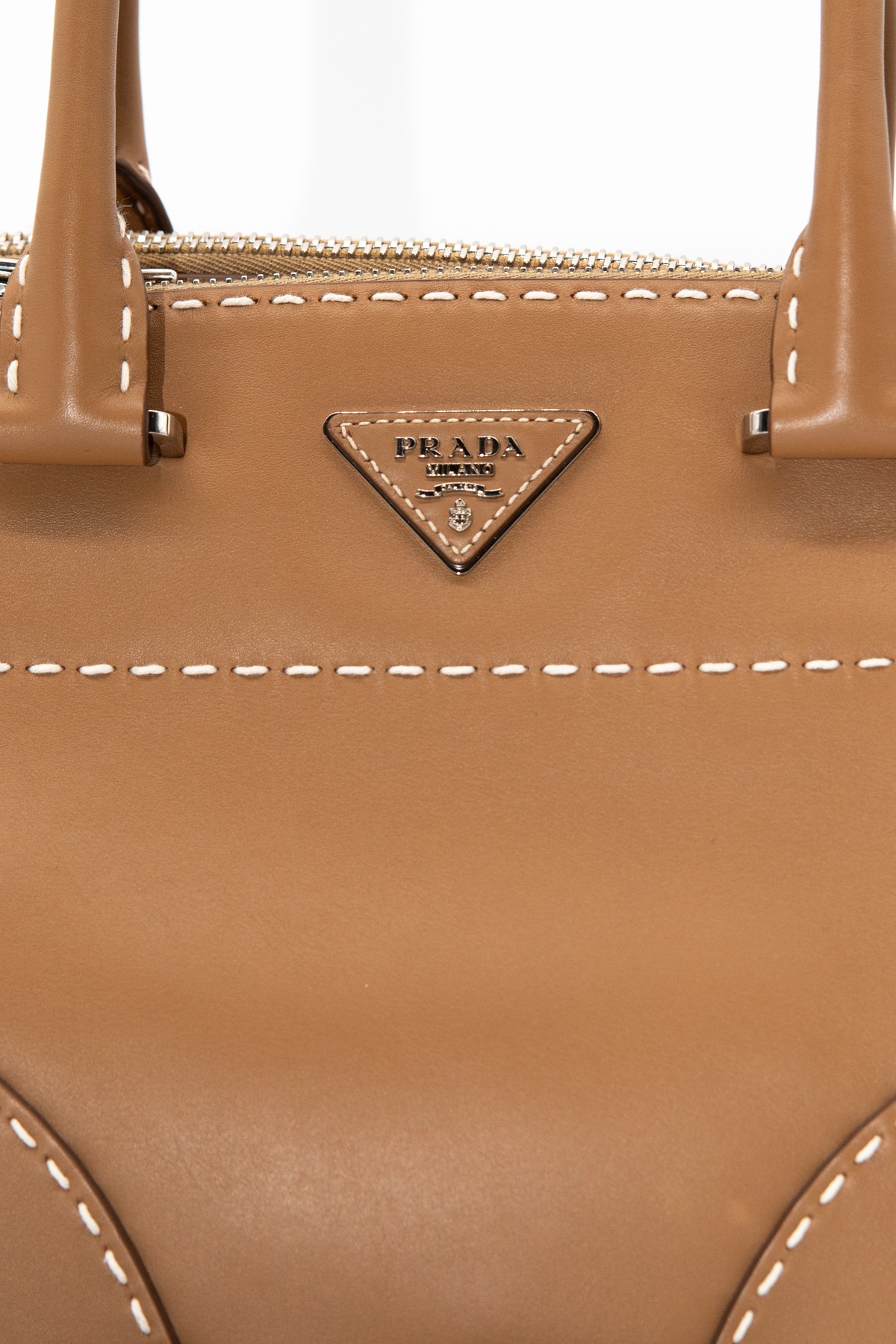 Prada Handtasche in Hellbraun, Ecru und Gold